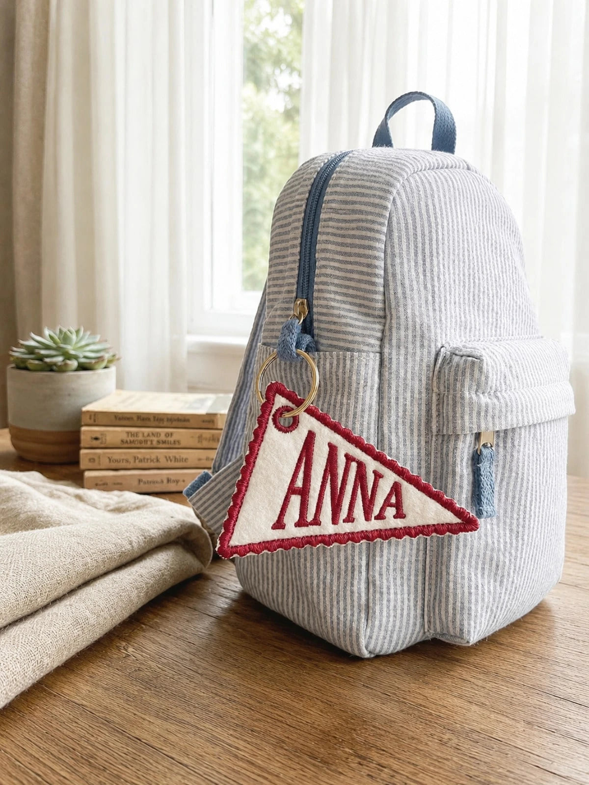 1pc Personalized Embroidered Pennant Flag Bag Charm| Custom Backpack Tag For Kids, School Gift, Cute Backpack Accessory