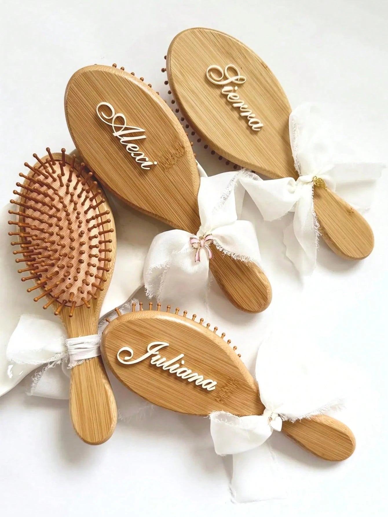 1pc Personalized Name Engraved, Anti-Static Hair Comb, Portable Styling Brush, Wedding Gift, Bridesmaids Gift, Anniversary Present, Valentine's Day Gift, Ideal Gifts For Her, Girlfriend, Friends, Moth