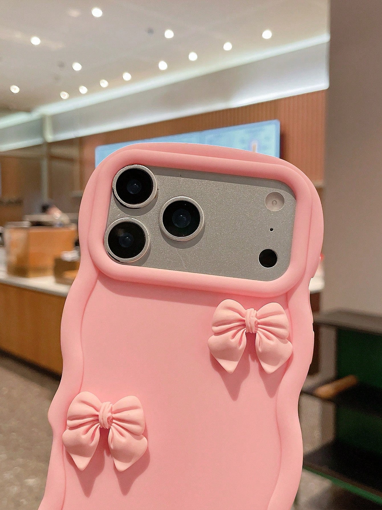 1pc Pink Wavy Large Frame 3D Bow Phone Case, Soft Girl 3D Handmade Bow Silicone Soft Shell, Large Open Camera Design, Ins Korean Sweet Style Full Coverage Anti-Drop Phone Cover, Soft Skin-Friendly Wav