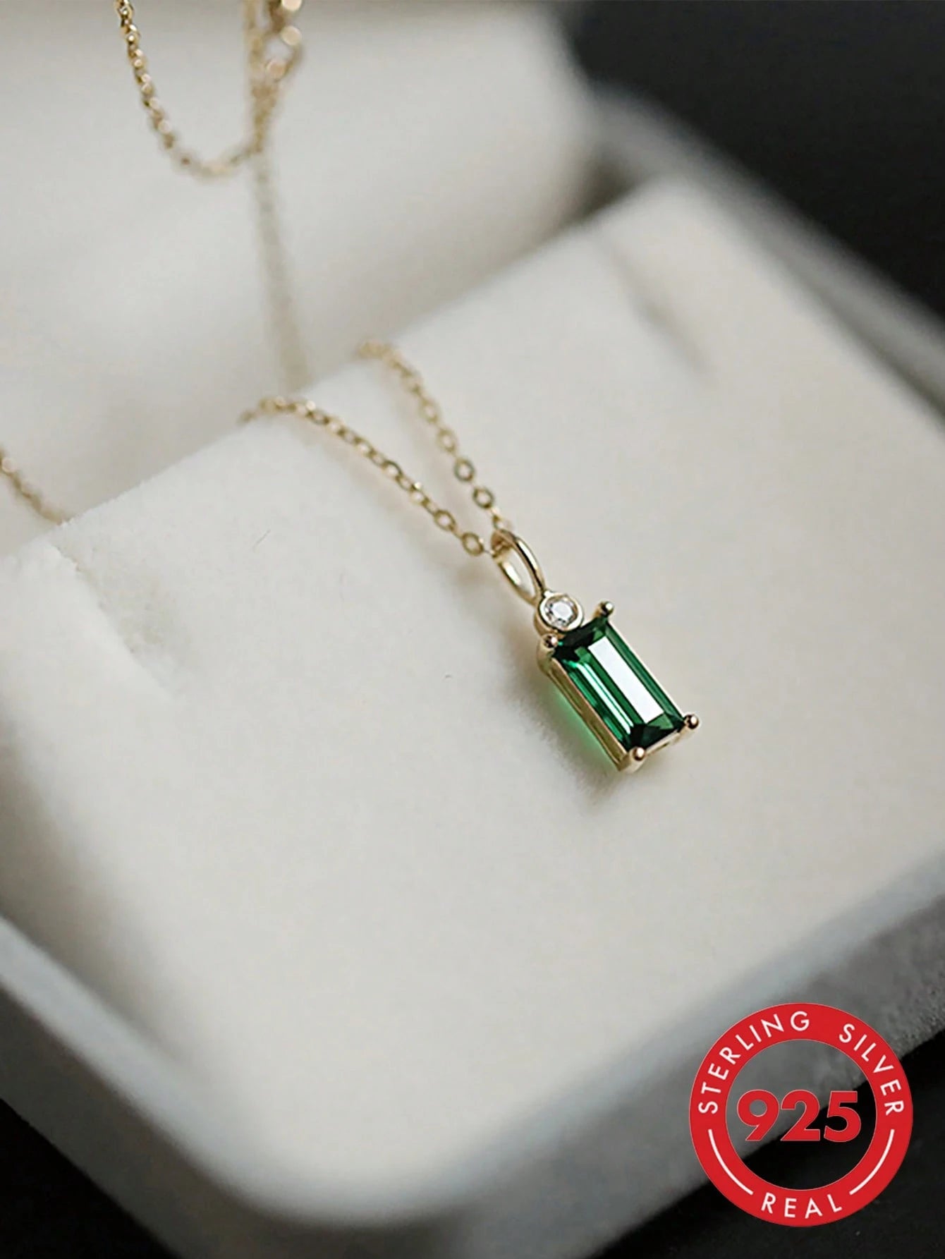 1pc S925 Sterling Silver Emerald Green Zirconia Rectangular Pendant Necklace, Minimalist Luxury Niche Exquisite Design, Elegant Elegant High-End Sophisticated Collarbone Chain, Women's Daily Vacation