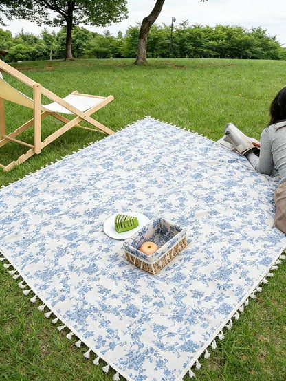 1pc Spring Blue Floral Tassel Camping Blanket- Comfortable Fabric, Charming Floral Pattern With Tassel Trim. Suitable For Beach Trips, Camping Adventures, Travel Journeys, Park Picnics, Backyard Gath