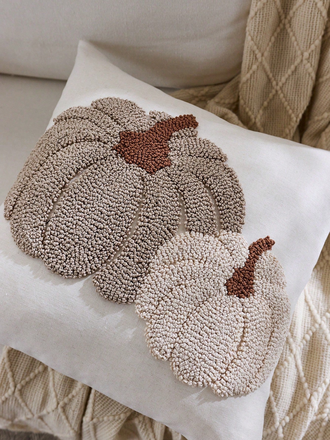1pc Thanksgiving Light Grey Pumpkin Ring Plush Flower Decorative Pillow Cover, 17.7*17.7inch, Suitable For Indoor Decor, Harvest Festival Decorative Pillow Cover, Pillow Insert Not Included