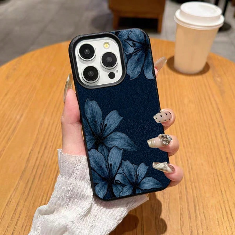 1pc TPU Material Blue Background Lily Flower Pattern Phone Case Compatible With IPhone 17 Pro Max/17/16 Pro Max/15/13/12/11/ S20 FE/A15/S24/A55/ Note 11/Note 12/Note 13 Pro Full Coverage Anti-Fall Sof