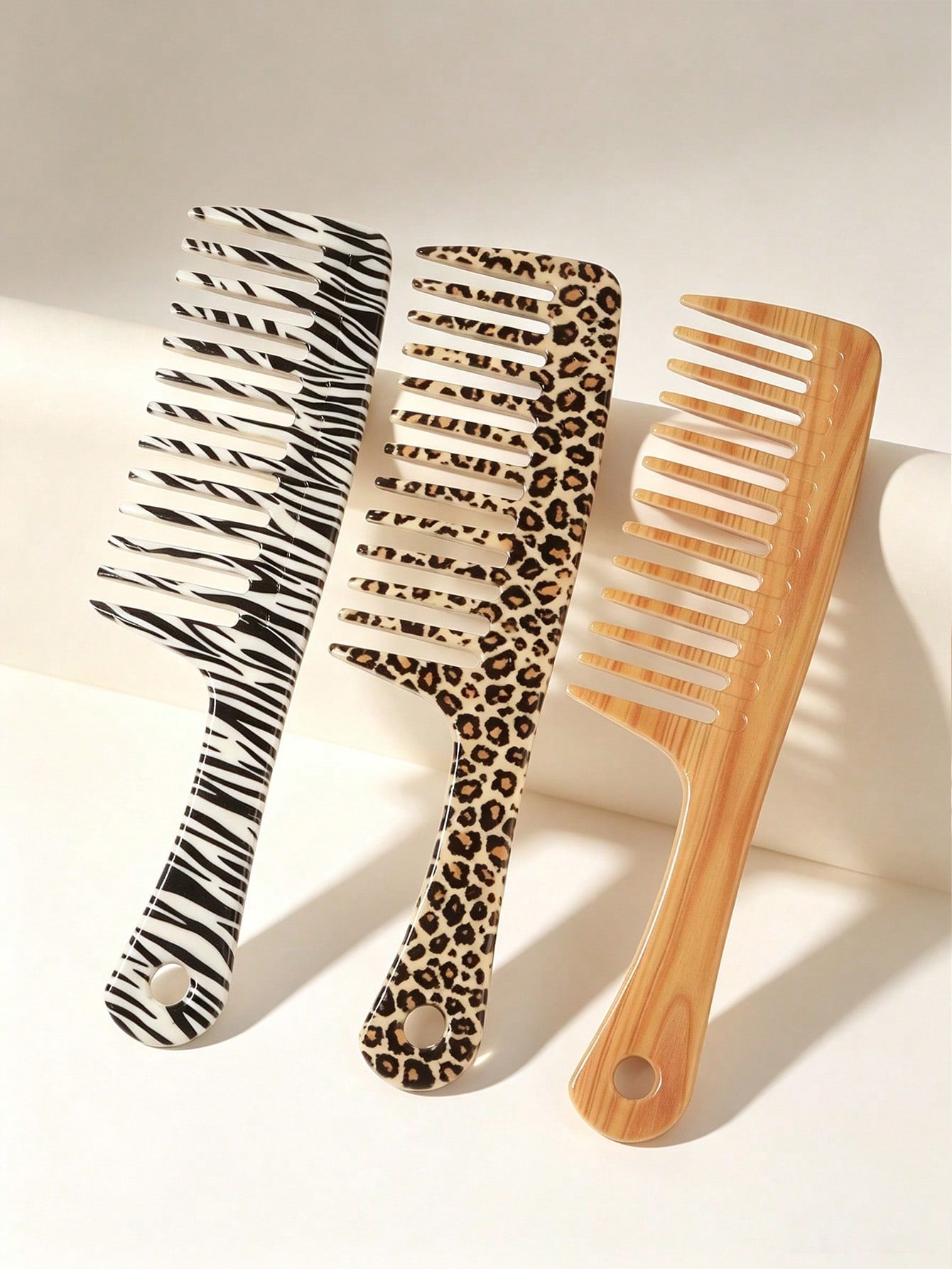 1pc Tropical Printed Wide Tooth Hair Comb With Handle, Plastic Detangling Hair Comb, Anti Static Hairdressing Styling Tool For Curly Thick Long Hair, Portable Hair Grooming Accessory For Women Daily H