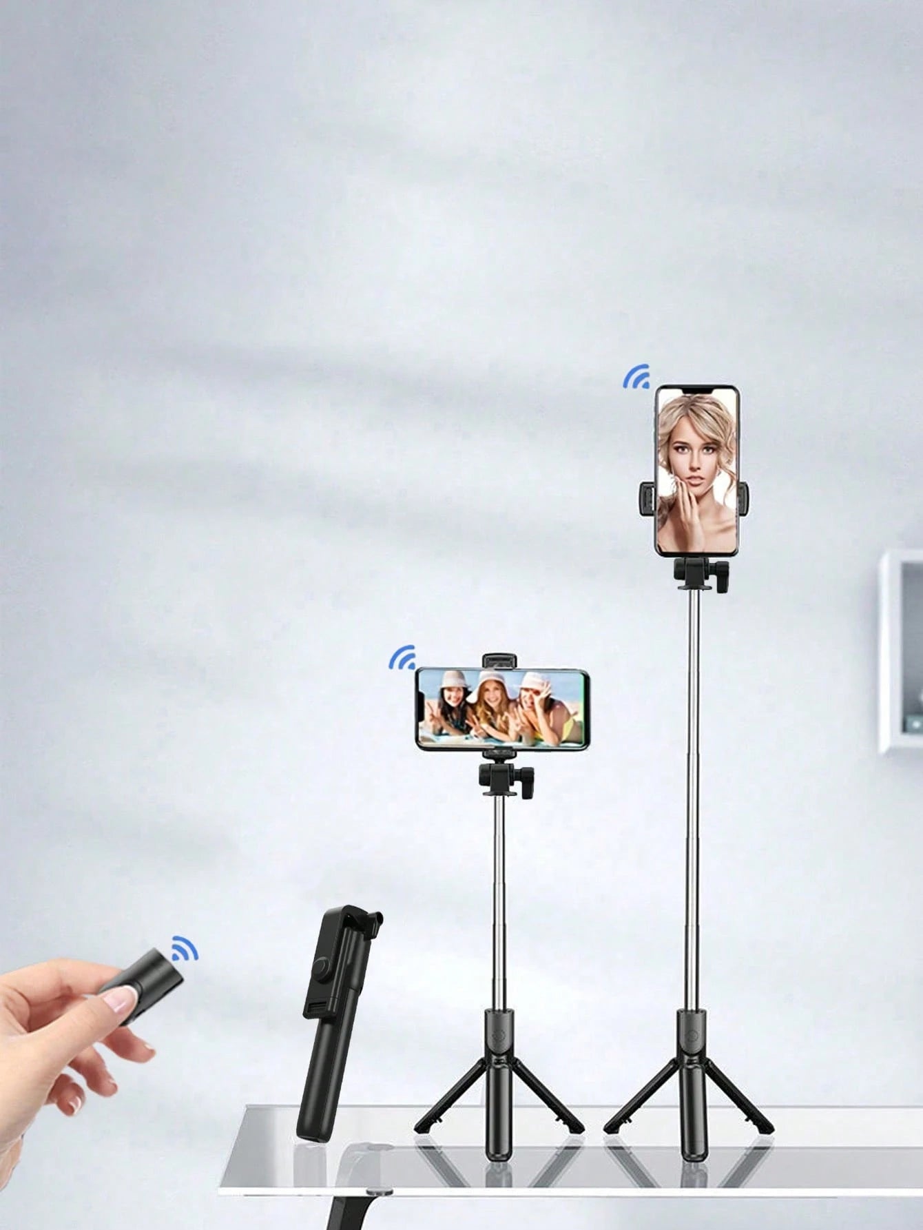 1pc White Cute Selfie Stick- Wireless Remote Control And Built-In Tripod, Remote Control, Phone Holder And Built-In Tripod(1PC), Travel
