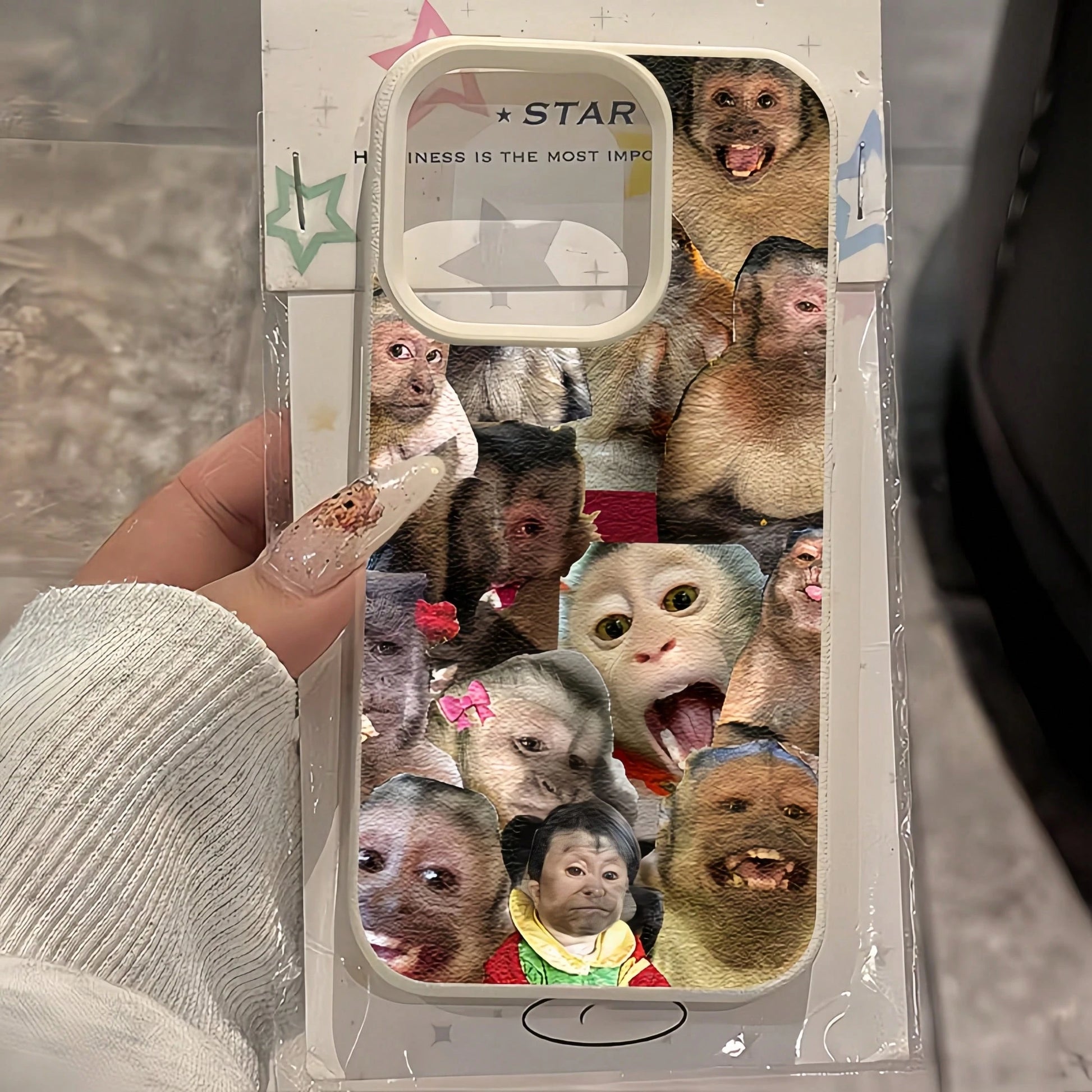 1pc White Leather Texture Minimalist Abstract Monkey Pattern Phone Case, Compatible With IPhone 16 Pro Max, 17/16/15/14 Plus, 13/12/11, Air, Series