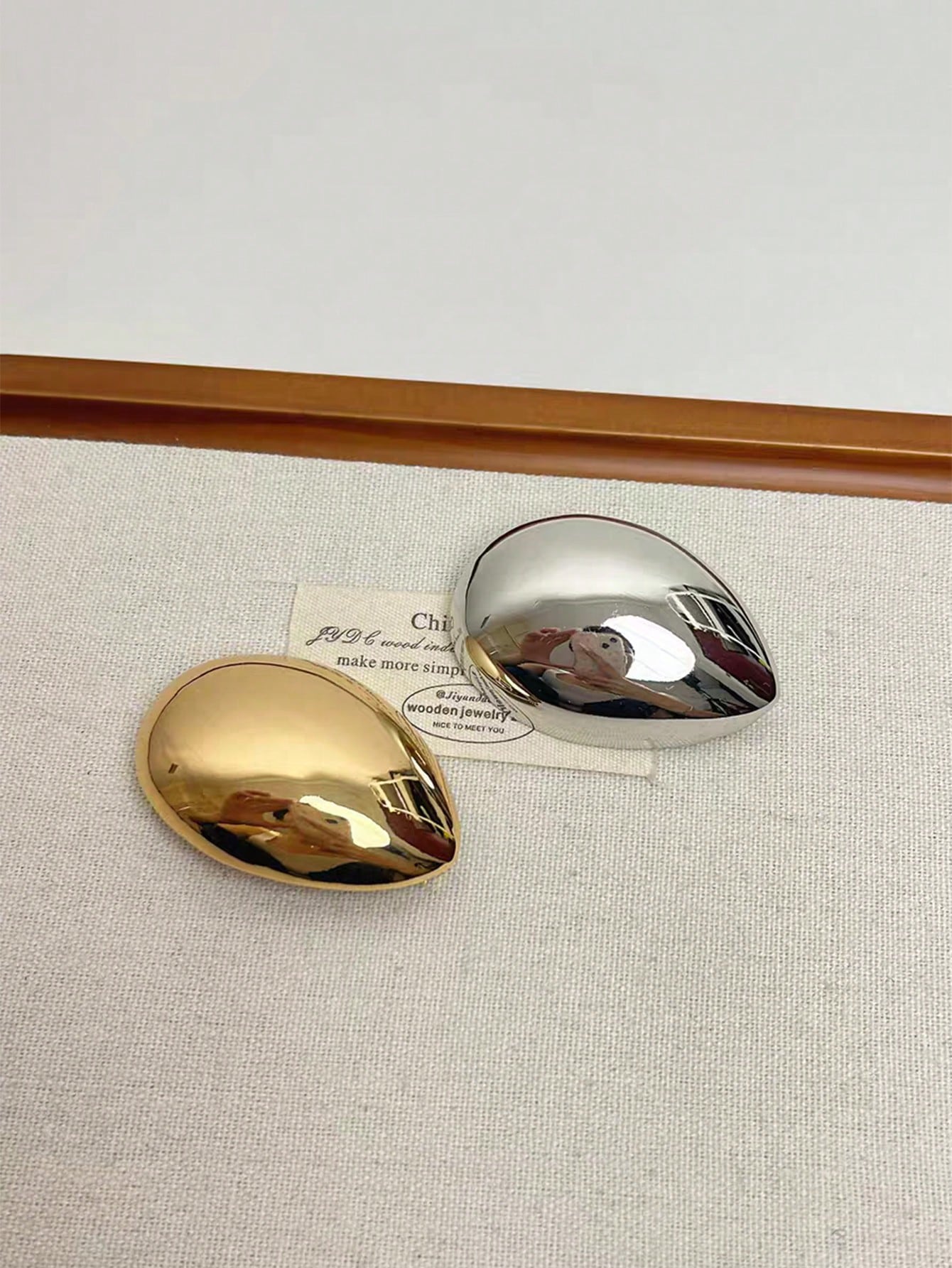 1pc Women's Minimalist Metal Glossy Brooch, Suitable For Waist Decoration On Dresses And Jackets, Fashionable High-End Accessory