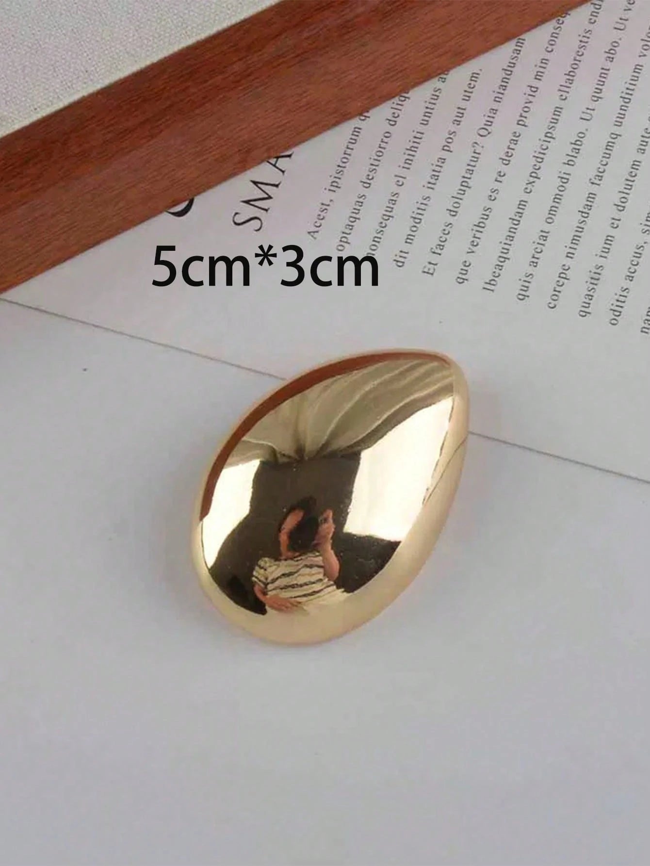 1pc Women's Minimalist Metal Glossy Brooch, Suitable For Waist Decoration On Dresses And Jackets, Fashionable High-End Accessory