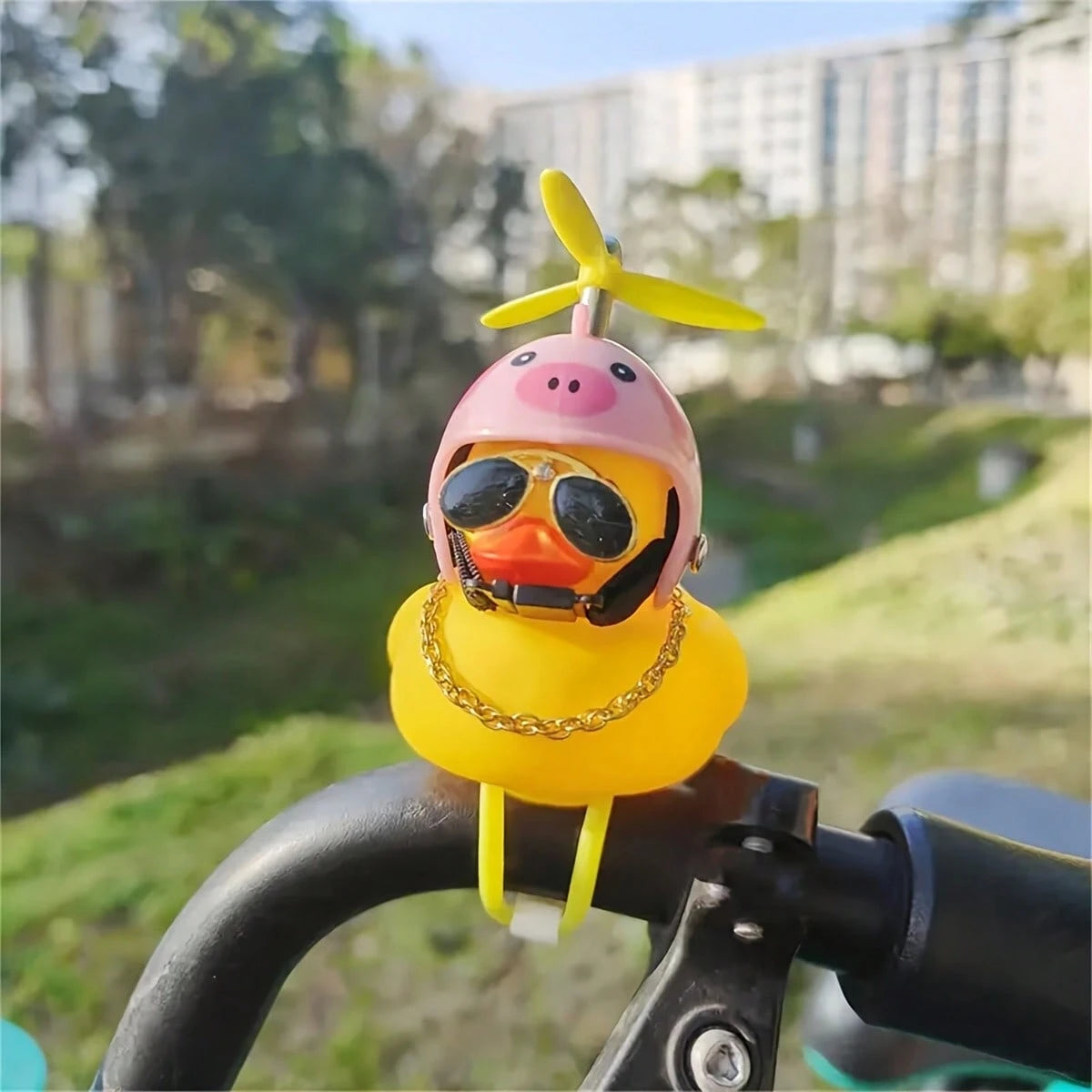 1pc Yellow Duck Bicycle Bell With Propeller Helmet- Adorable Rubber Duck Car Horn, Bike Accessory & Car Dashboard Decor, Quirky Gift For Duck Lovers