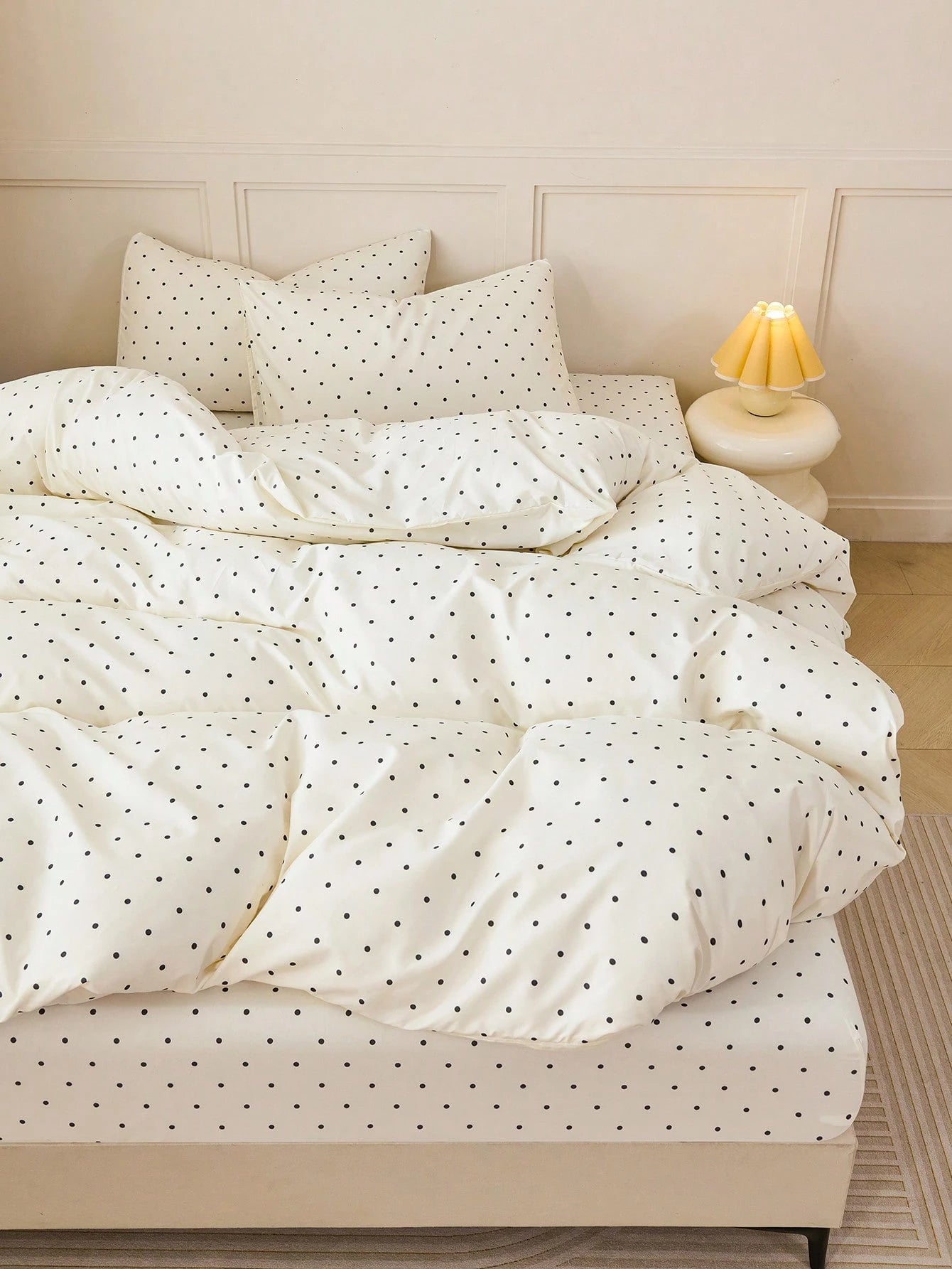 2/3pcs Minimalist Polka Dot Print Bedding Set, Made Of Soft And Comfortable Fabric, Breathable And Durable, Wrinkle-Resistant, Suitable As A Gift For Parents And Friends, Includes 1 Duvet Cover, 1/2 P