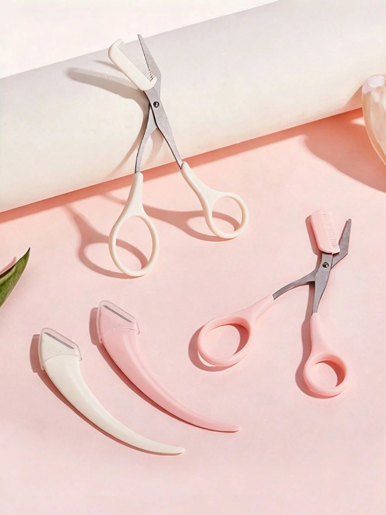 2-In-1 Eyebrow Grooming Set, Eyebrow Scissors With Comb + Curved Eyebrow Razor, Precision Eyebrow Shaping Tool, Gentle Skin-Friendly Eyebrow Care Set, Suitable For Daily Grooming, Pre-Makeup Preparati
