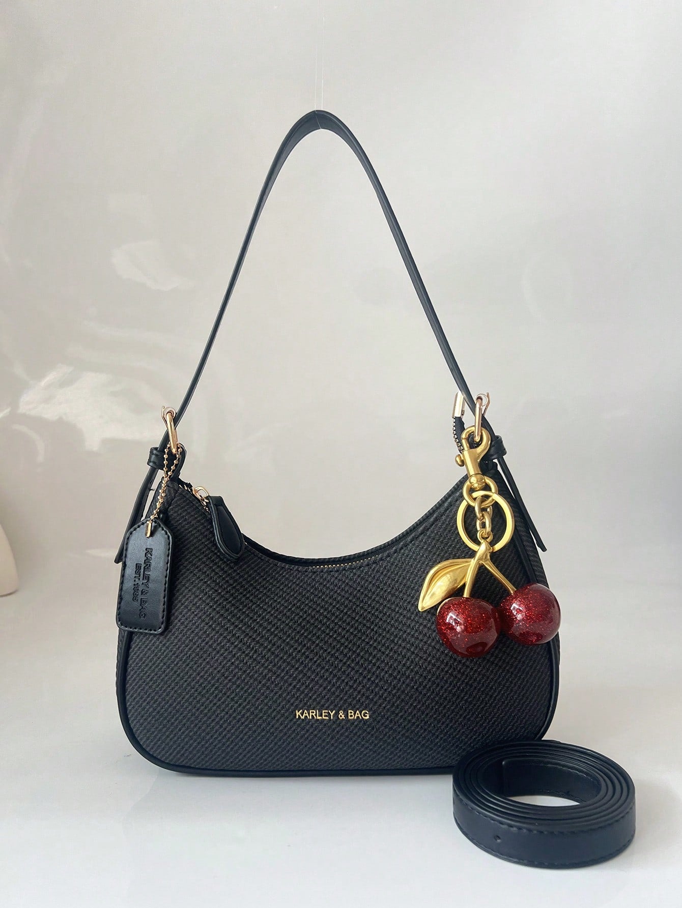 2025 New Fashion Classic Wild Alphabet Pattern Decoration Design Pure Color PU Waterproof Fabric Shoulder Bag Moon Bag, Suitable For Shopping, Can Be Obl