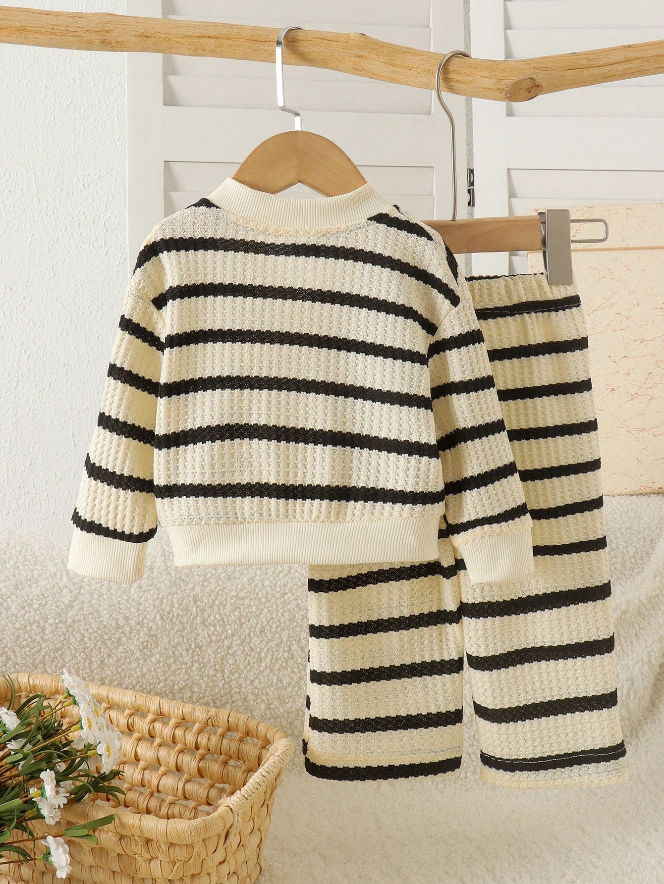2pcs Baby Girl Striped 3D Floral Knit Long Sleeve Cardigan & Wide Leg Pants Set, Thin Spring/Autumn Mori Style Cute