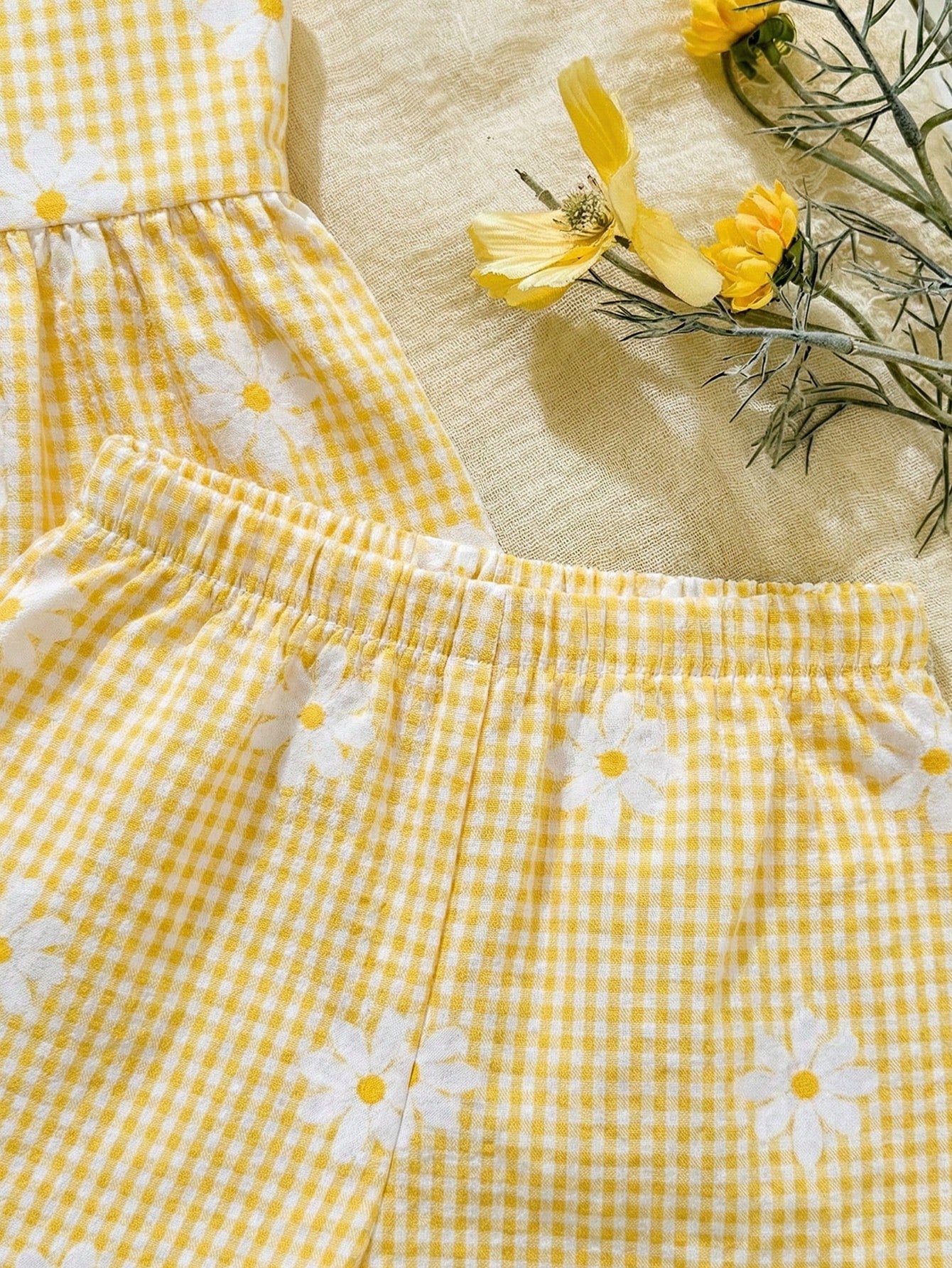 2pcs Baby Girl Toddler/Newborn 0-3Y Casual Everyday Cute Vacation Striped Bow Decor Camisole Top + Shorts Set, Spring/Summer