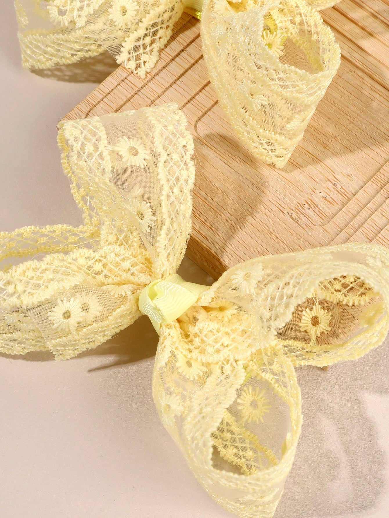 2pcs Girls Lace Bow Yellow Embroidered Flower Hair Clips Elegant Wedding Party Hair Accessories Fairy Hair Ornaments Baby Hair Accessories Spring Summer