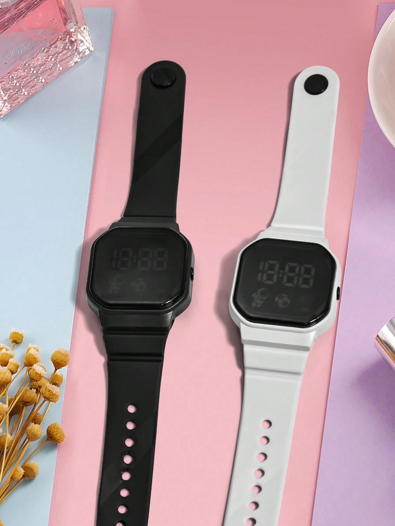 2pcs Kids Black & Pink Casual Sports Football Heart-Shaped Square LED Electronic Watch, Back To School