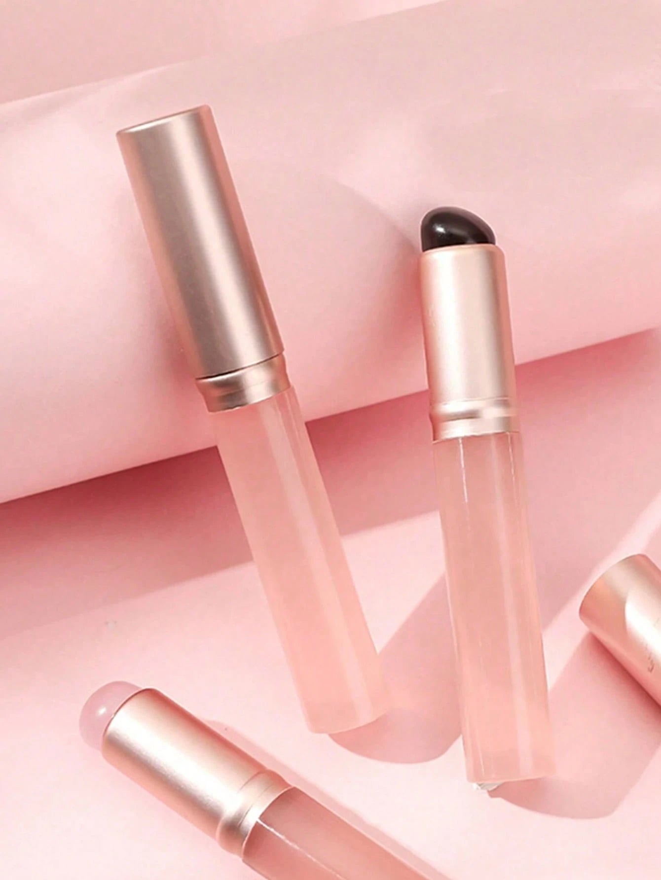 2pcs Mini Silicone Lip Brushes With Lid- Lipstick Brush, Concealer Brush, Lip Mask Applicator, Lip Gloss Brush- Convenient Travel Makeup Brushes,Giveaways