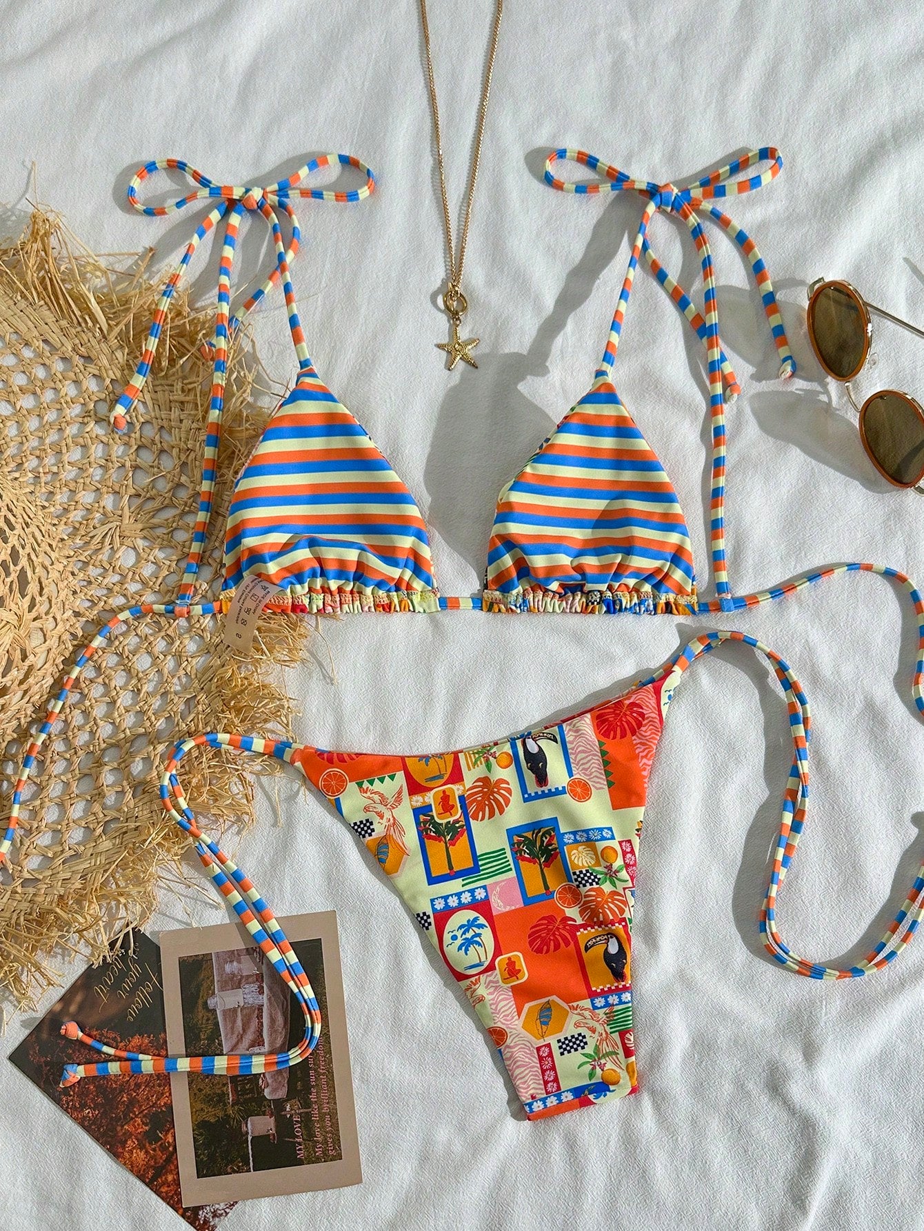 2pcs/Set Women Cute Random Print Reversible Halter Top And Adorable Bikini Bottom Bikini Set Set, Suitable For Summer Beach Vacation