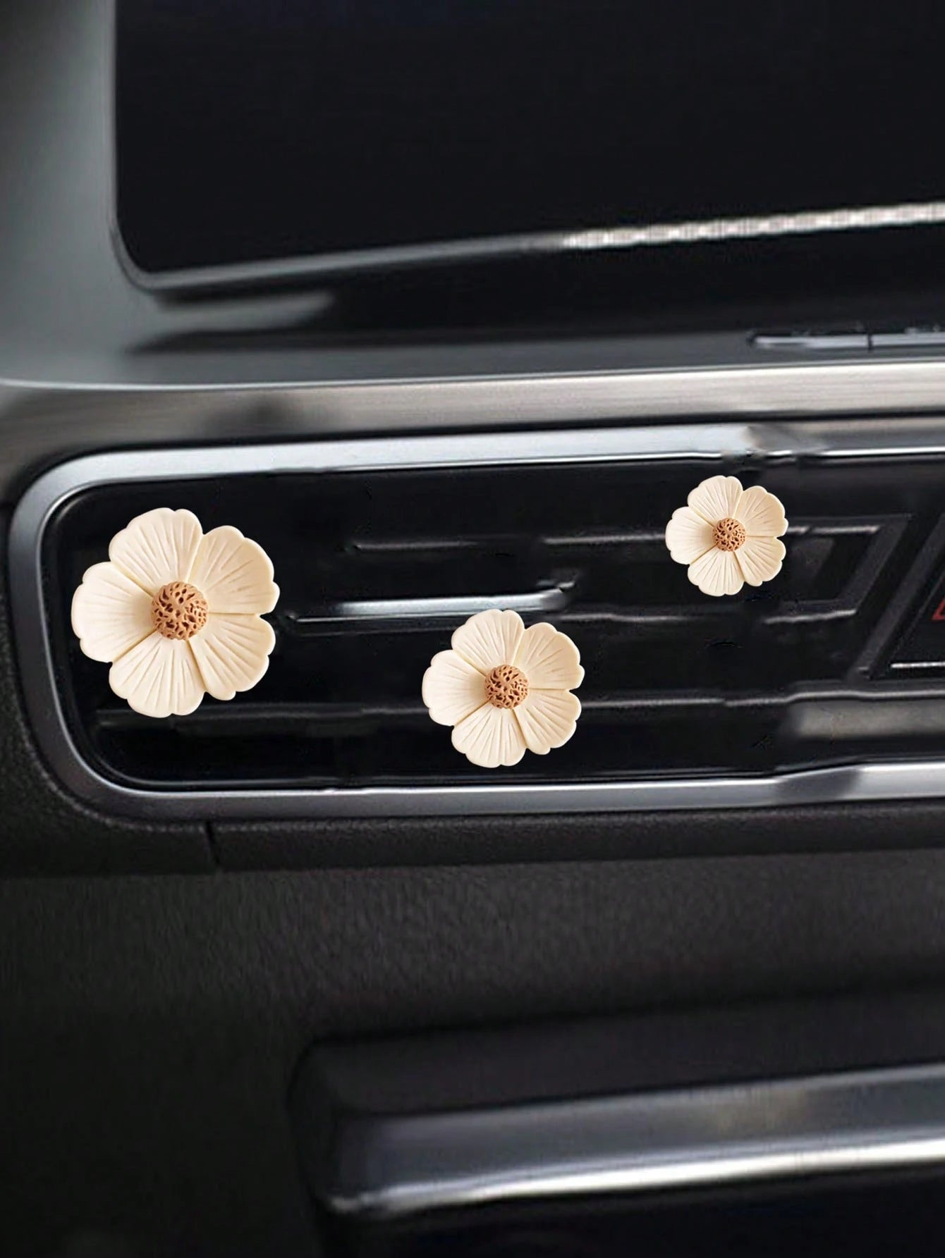 3pcs Cute Daisy Shaped Car Air Vent Clip Aromatherapy Freshener With Flower Scent, Car Aromatherapy Supplies