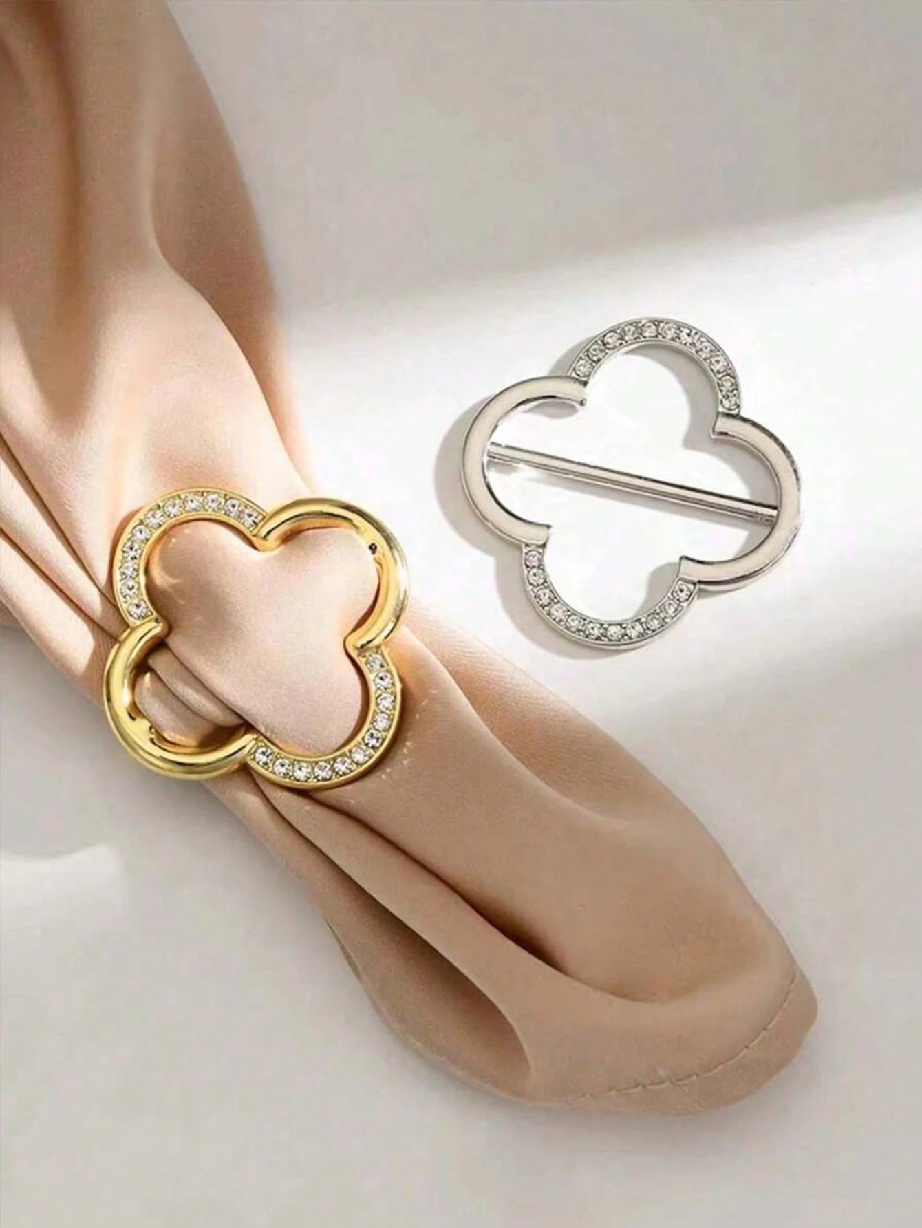 3PCS Ladies' Shirt Tie Clip, Women's Scarf Buckle, Belt Metal Clothing, Ring Accessories, For T-Shirts (2 Gold And 1 Silver)