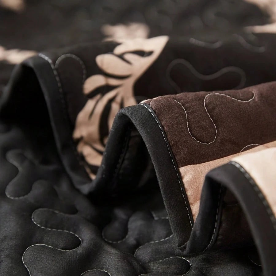 3pcs Light Luxury Simple Quilted Bed Cover Set, Palace Style Printed Pattern, Foldable, Includes 1 Bed Cover And 2 Pillowcases, Machine Washable, Comfortable For All Seasons, Soft, Breathable And Comf