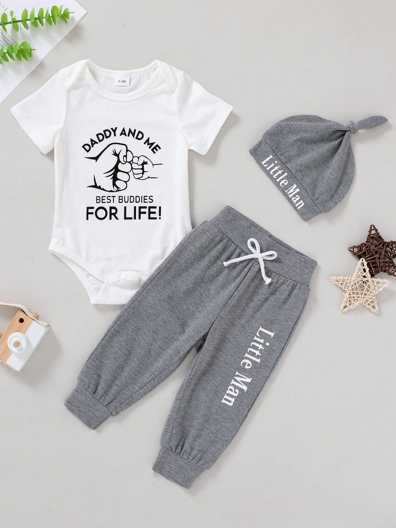 3pcs/Set Casual Cute Baby Boy Outfit, Soft Breathable Bodysuit Set With Letter & Gesture Graphics, Drawstring, Pants And Hat, Suitable For Casual, Daily, Vacation, Party