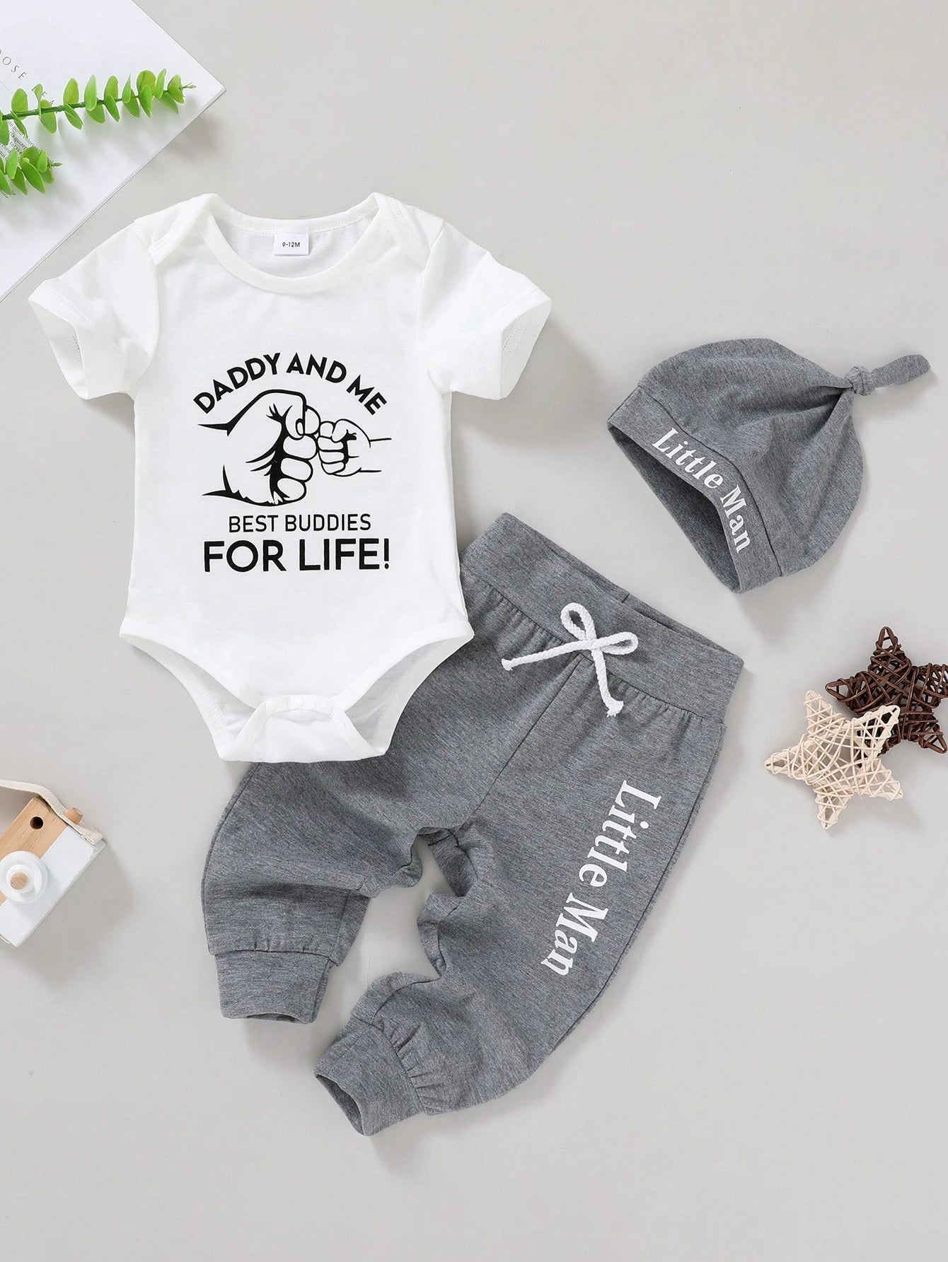 3pcs/Set Casual Cute Baby Boy Outfit, Soft Breathable Bodysuit Set With Letter & Gesture Graphics, Drawstring, Pants And Hat, Suitable For Casual, Daily, Vacation, Party