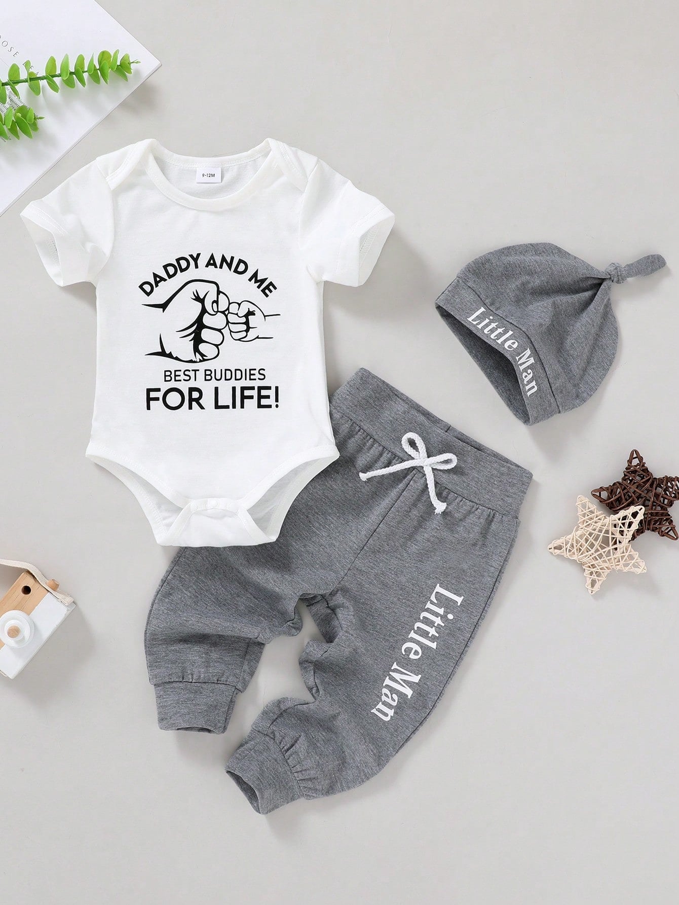 3pcs/Set Casual Cute Baby Boy Outfit, Soft Breathable Bodysuit Set With Letter & Gesture Graphics, Drawstring, Pants And Hat, Suitable For Casual, Daily, Vacation, Party