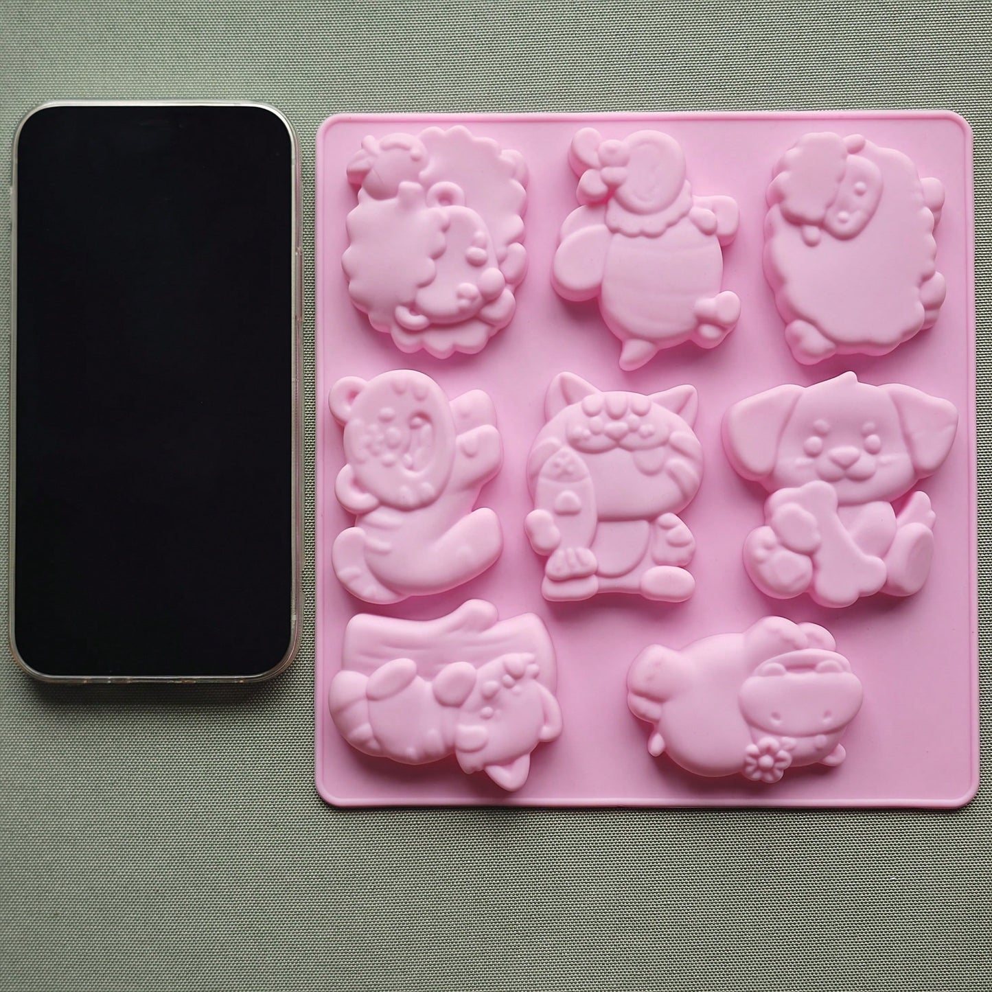 4 Sets Of Pink Animal Silicone Molds, Suitable For Making Sculptures, Soaps, Candles, Jewelry, DIY Crafts, And Home Decoration Items.