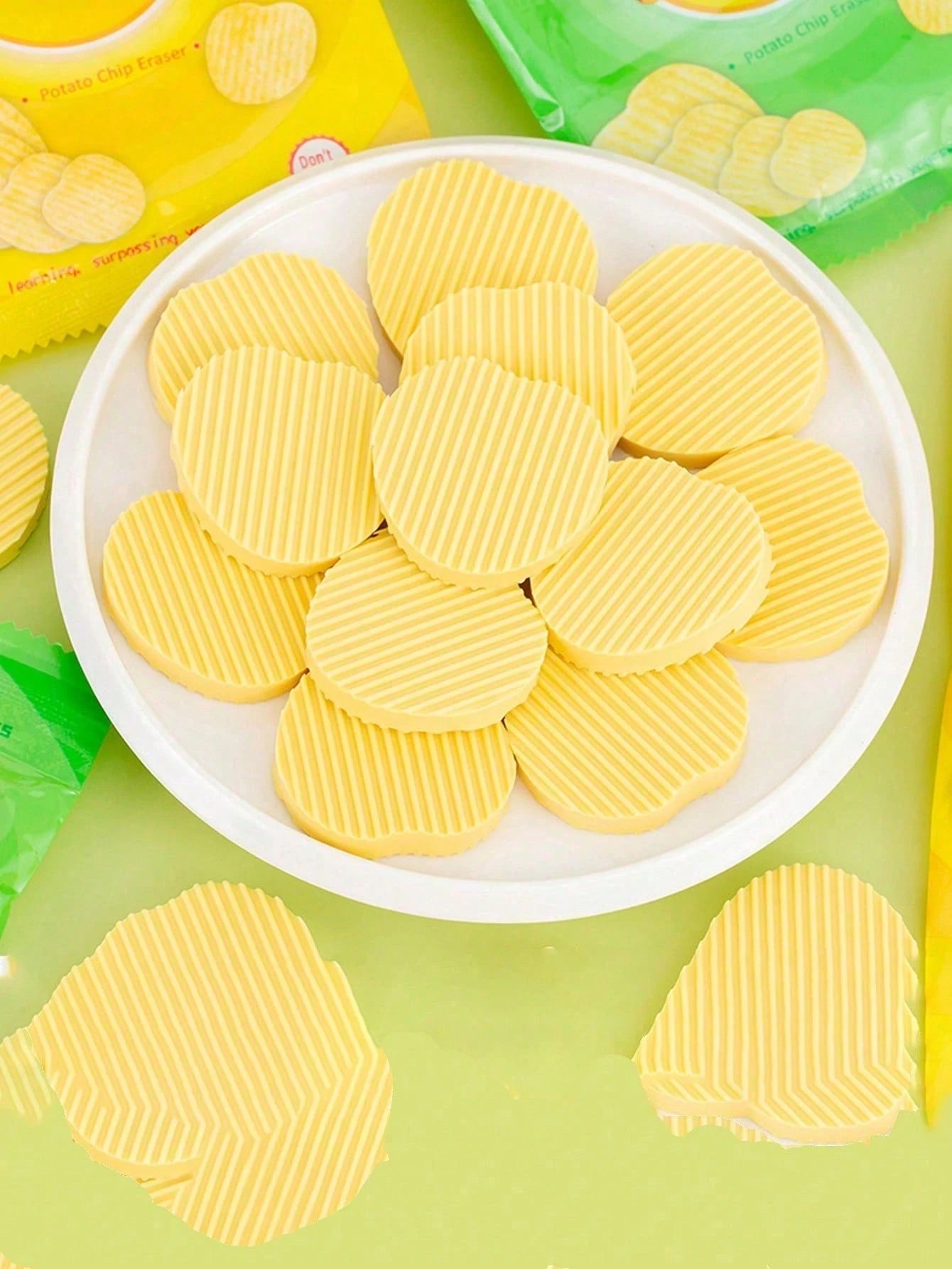 4pcs/8pcs/12pcs Potato Chip Shaped Eraser Set, Creative Stationery Series, Stress Relief Desk Accessories, Fun Eraser Tools, Essential For Learning And Organizing, Fun Eraser Tools, Office Stress Reli