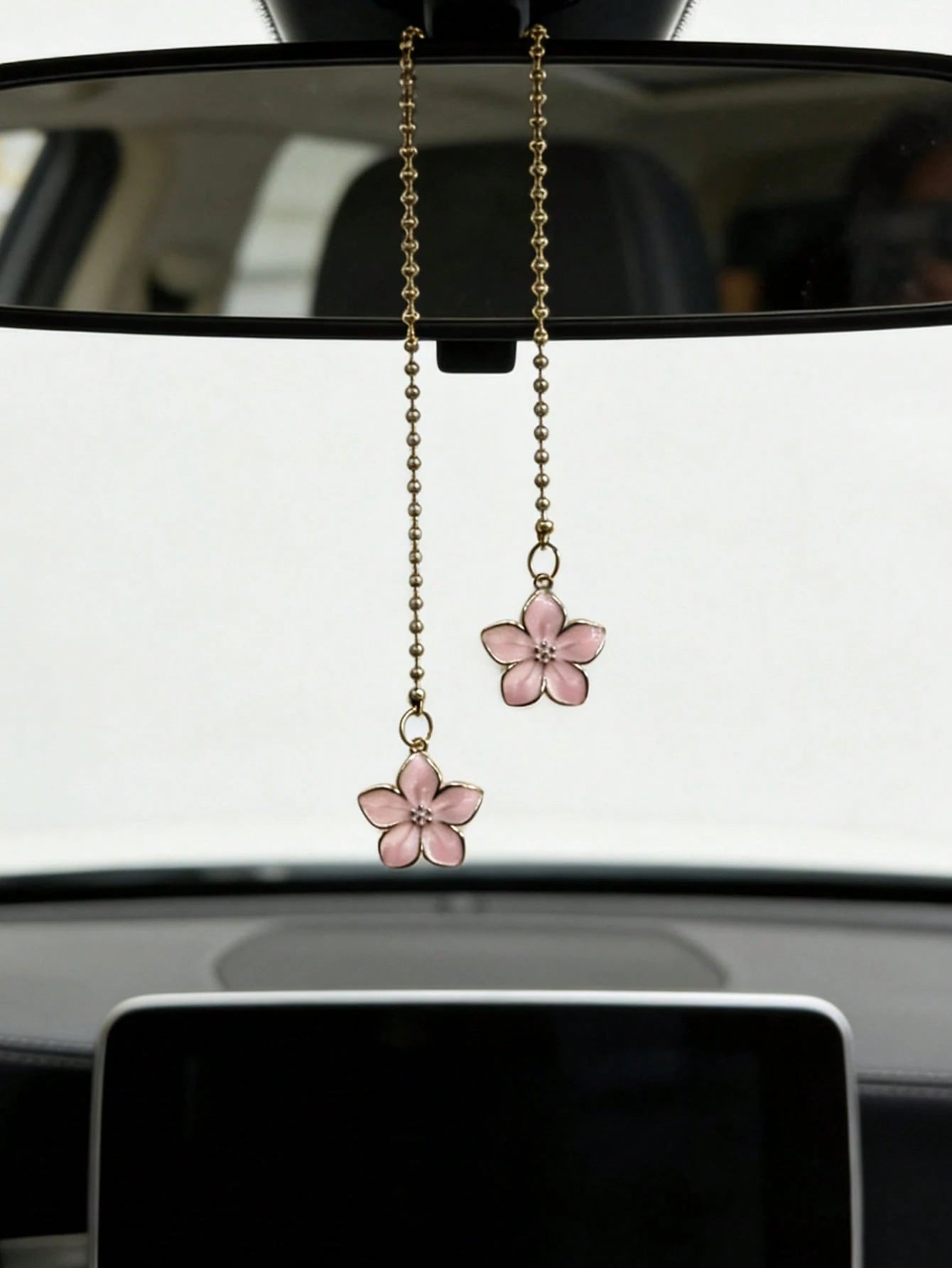 5-Petal Flower Shaped Metal Car Rearview Mirror Pendant, Interior Decor Accessories For Women