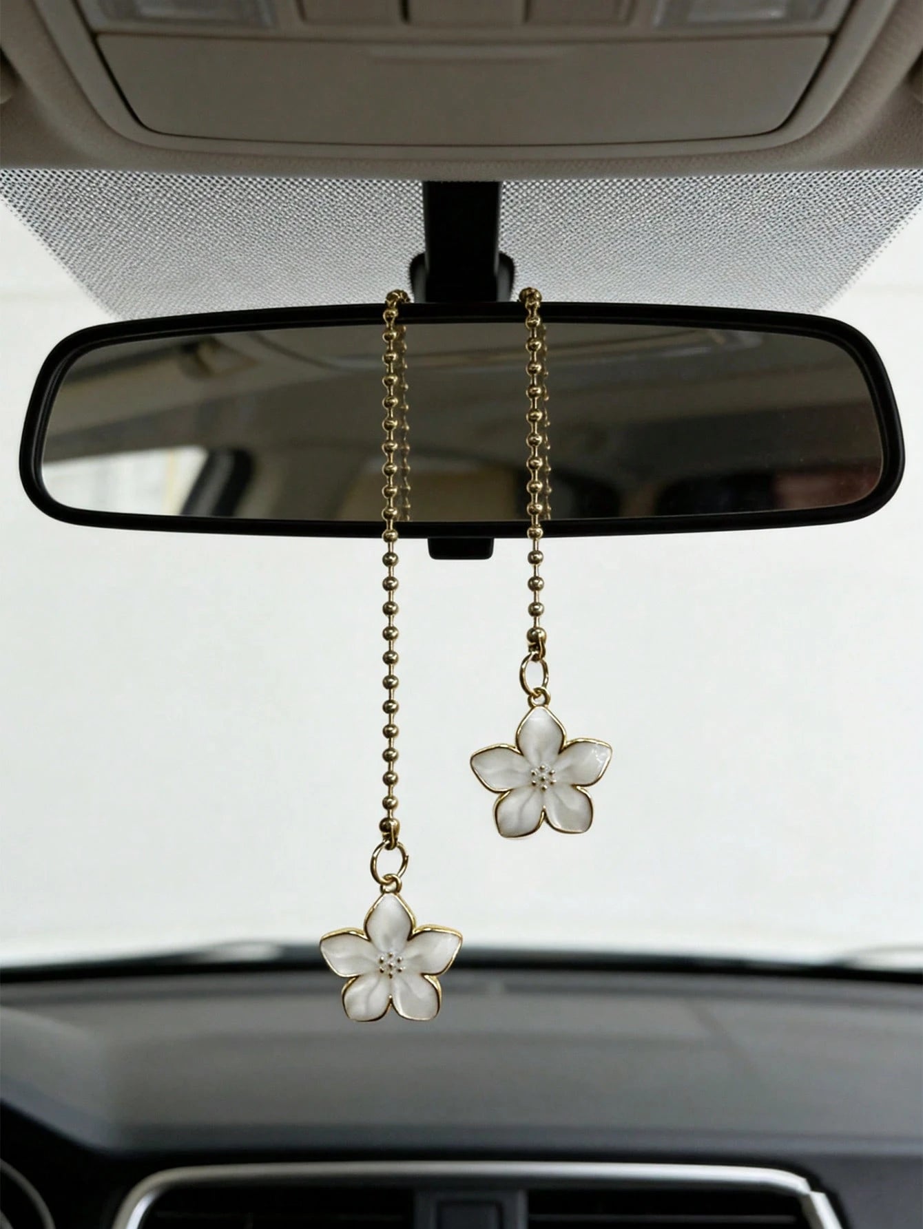 5-Petal Flower Shaped Metal Car Rearview Mirror Pendant, Interior Decor Accessories For Women