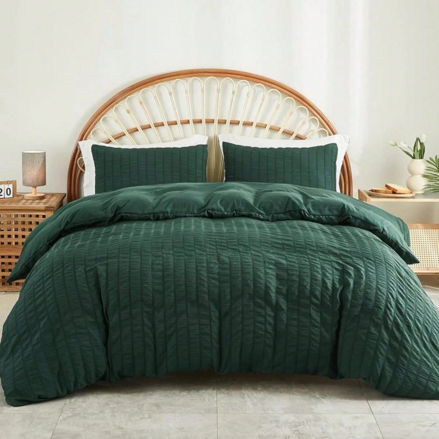 AveLom Dark Green Seersucker Duvet Cover Set King Size (104 X 90 Inches), 3 Pieces (1 Duvet Cover + 2 Pillow Cases), Ultra Soft Washed Microfiber, Textured Duvet Cover With Zipper Closure, Corner Ties
