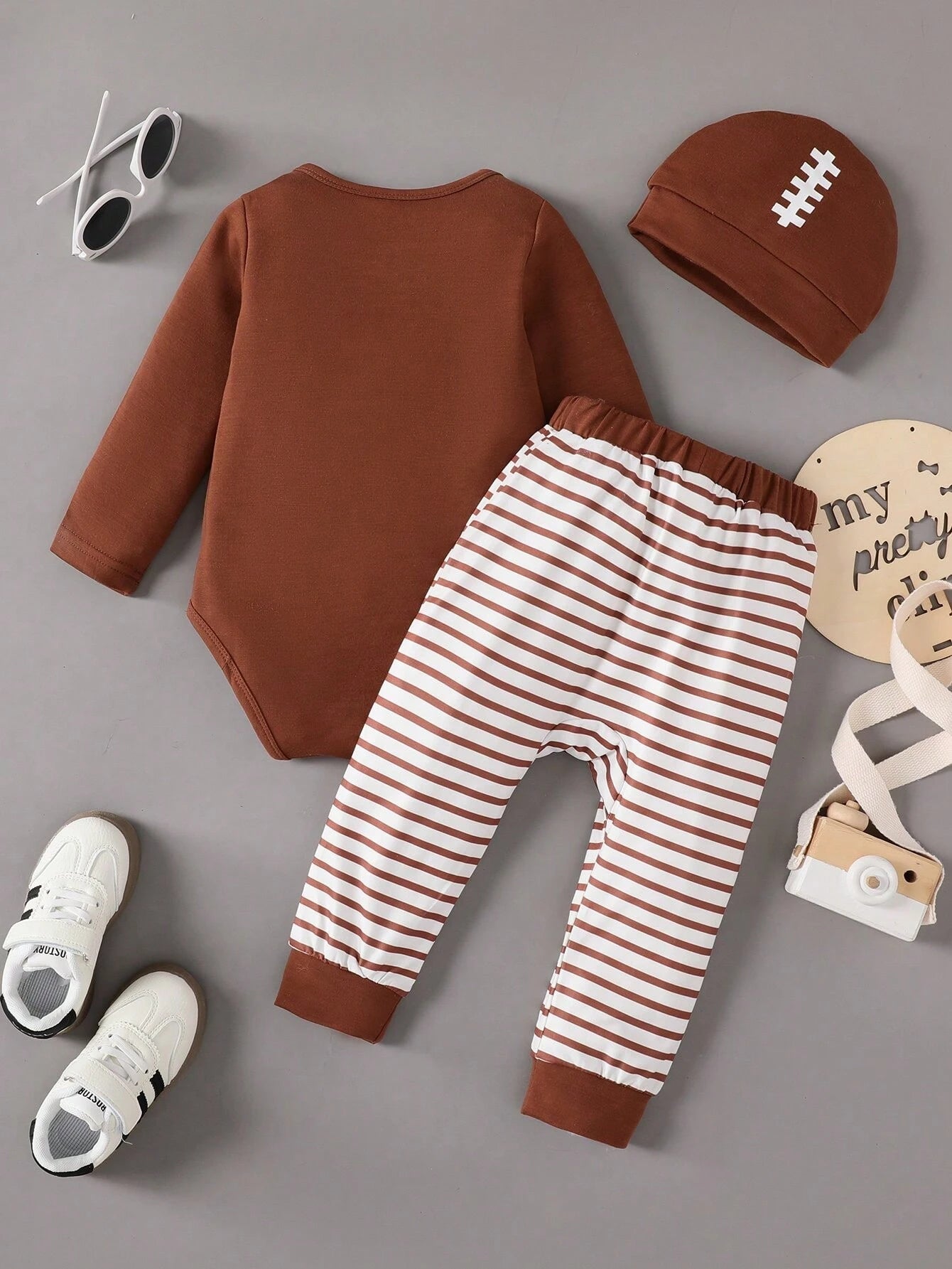 Baby Boy Graphic Print Bodysuit & Striped Sweatpants & Hat