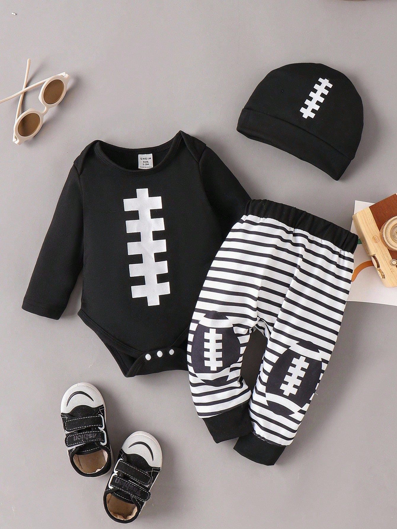Baby Boy Graphic Print Bodysuit & Striped Sweatpants & Hat