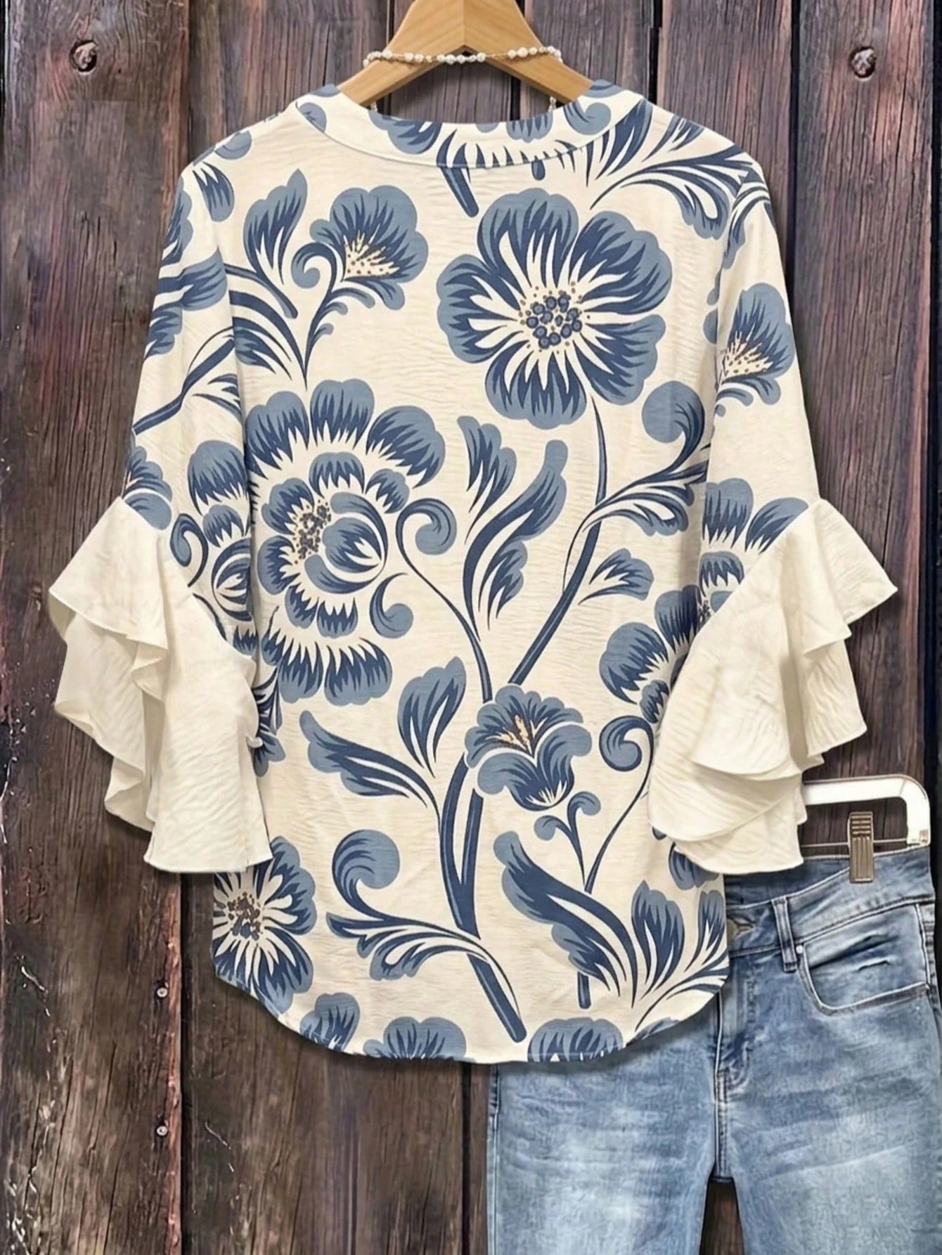 Bohemian Style Vintage Floral Print Blouse, Half-Open Collar Loose Flattering Multi-Layered Ruffle Sleeve Plus Size Women Shirt Vacation Summer, Boho Chic