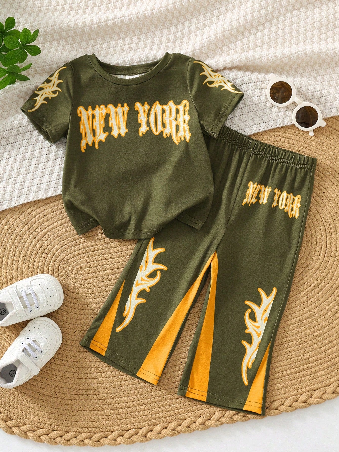 Bolty Baby Boy Casual Racing Cartoon Skull Print Short Sleeve Flare Pants Knit 2 Pieces Set, Suitable For Summer Holiday All Black Brown
