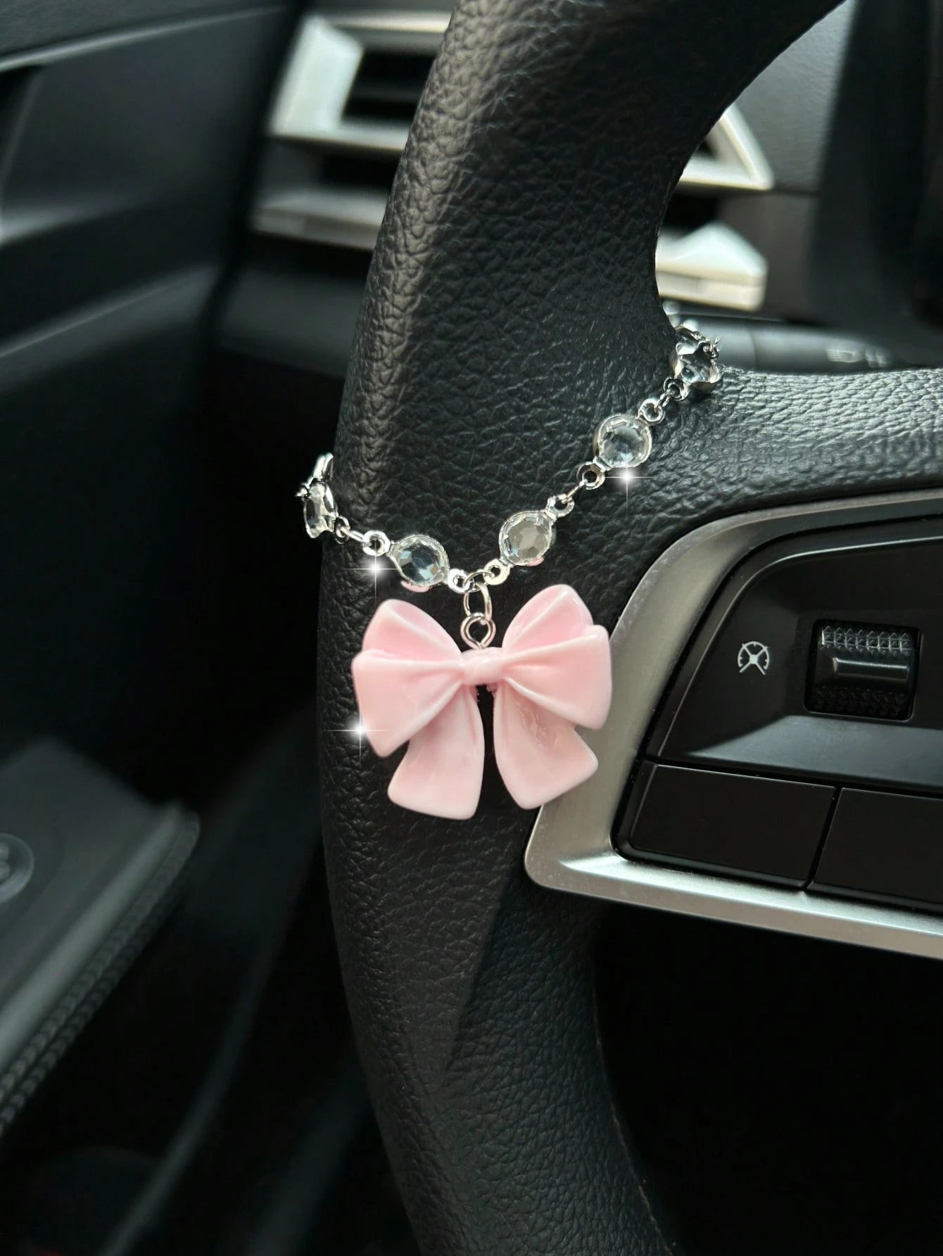 Bowknot Car Pendant, Crystal Decor Hanging Chain, Colorful Resin Bowknot Charm, Cute Windmill Interior Decoration