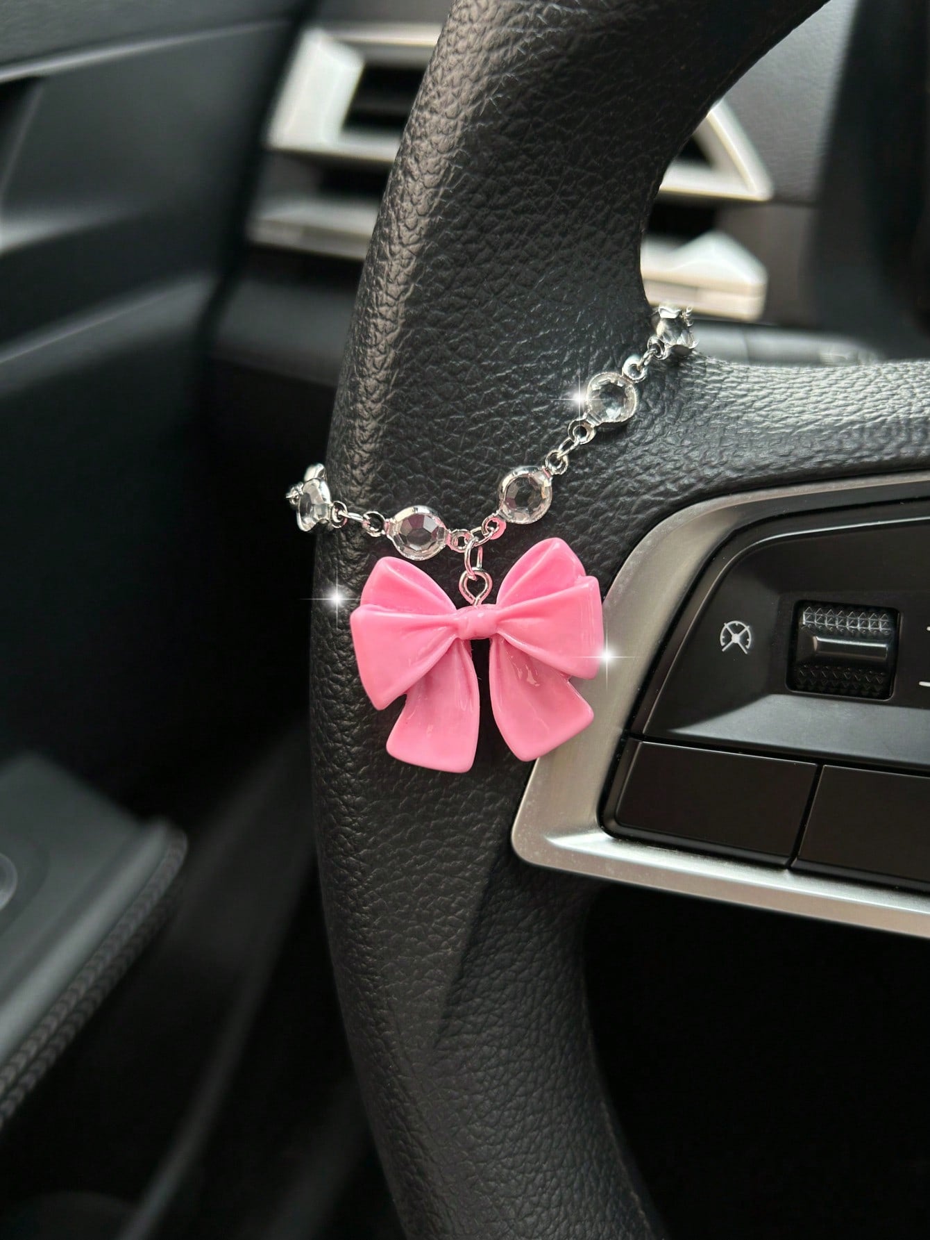 Bowknot Car Pendant, Crystal Decor Hanging Chain, Colorful Resin Bowknot Charm, Cute Windmill Interior Decoration