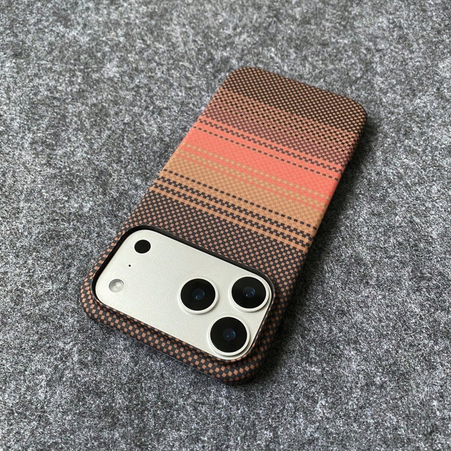 Carbon Fiber Pattern Case Suitable For IPhone 17 Pro, Kevlar Water Sticker, Half-Cover Hard Case For Apple 16