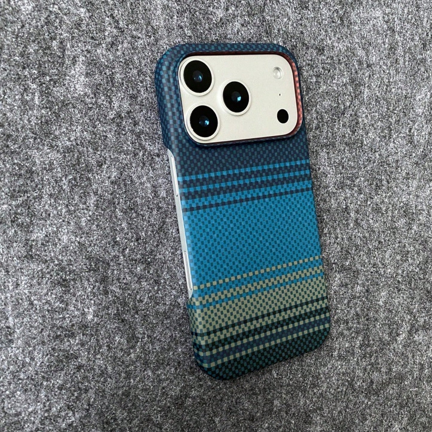 Carbon Fiber Pattern Case Suitable For IPhone 17 Pro, Kevlar Water Sticker, Half-Cover Hard Case For Apple 16