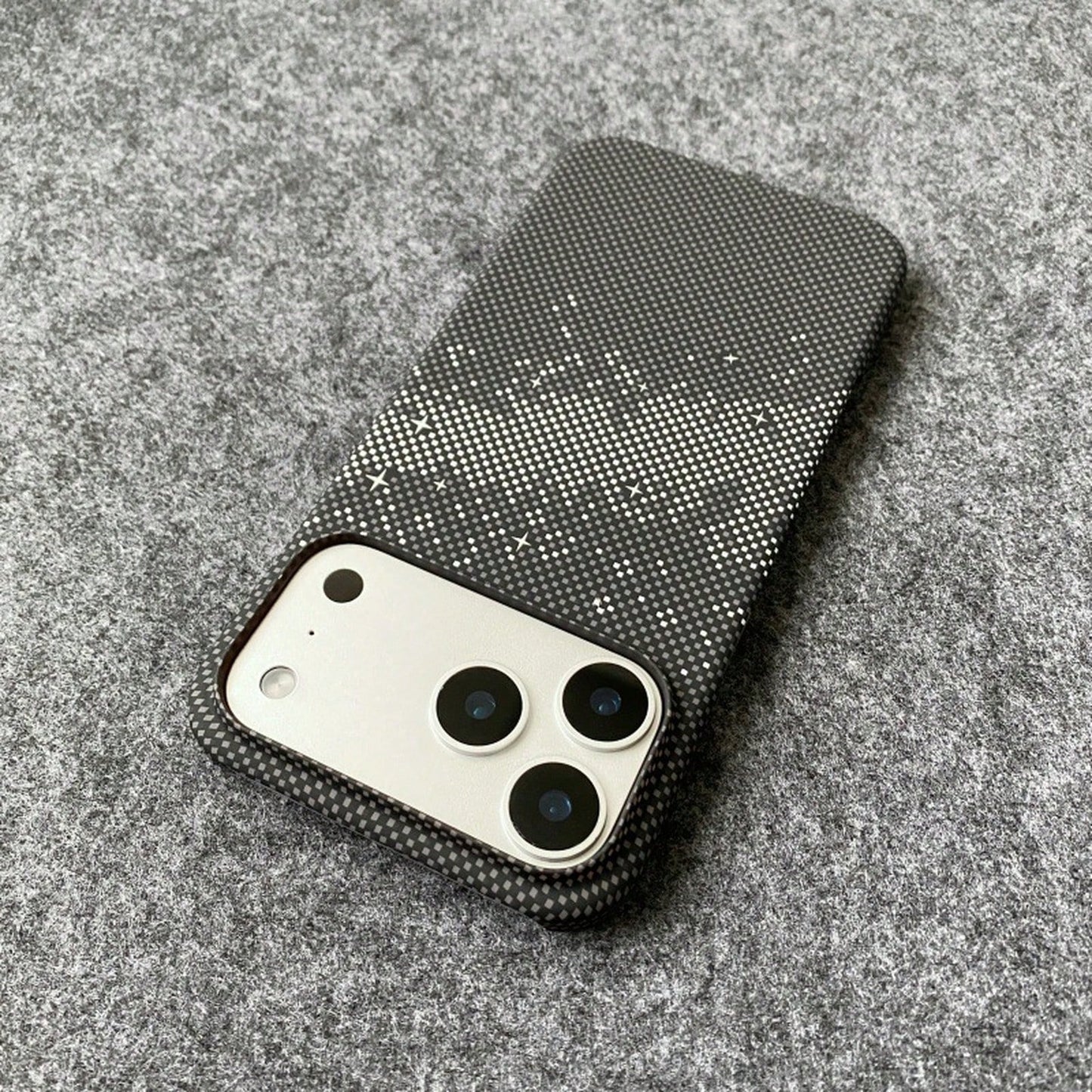 Carbon Fiber Pattern Case Suitable For IPhone 17 Pro, Kevlar Water Sticker, Half-Cover Hard Case For Apple 16
