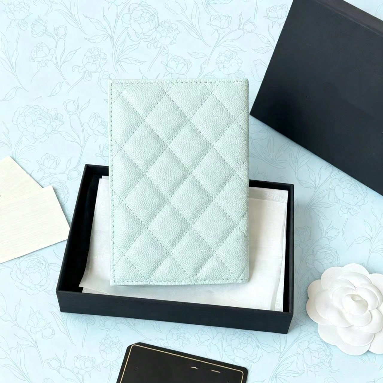 CHAN Caviar Series Lightweight Minimalist Stylish Solid Color Genuine Leather Clutch Bag Passport Holder Suitable For Commuting, Daily Use, And Dating