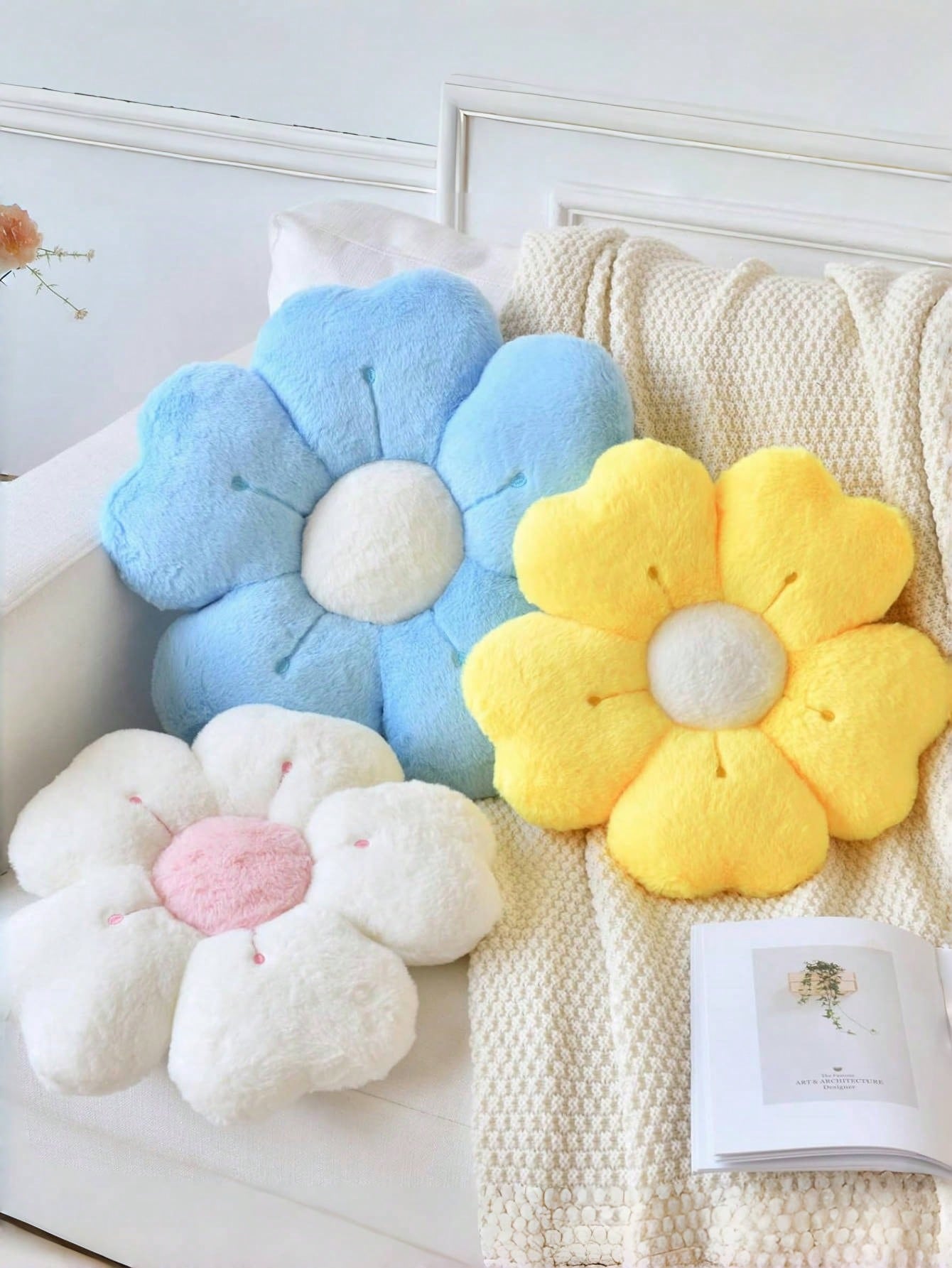 Christmas Decorative Pillows, Adorable Daisy Flower Cushions, Soft Faux Rabbit Fur Pillows For Sofas, Bedrooms, And Living Rooms,Perfect For Christmas And New Year Home Decor,A Wonderful Christmas Gif