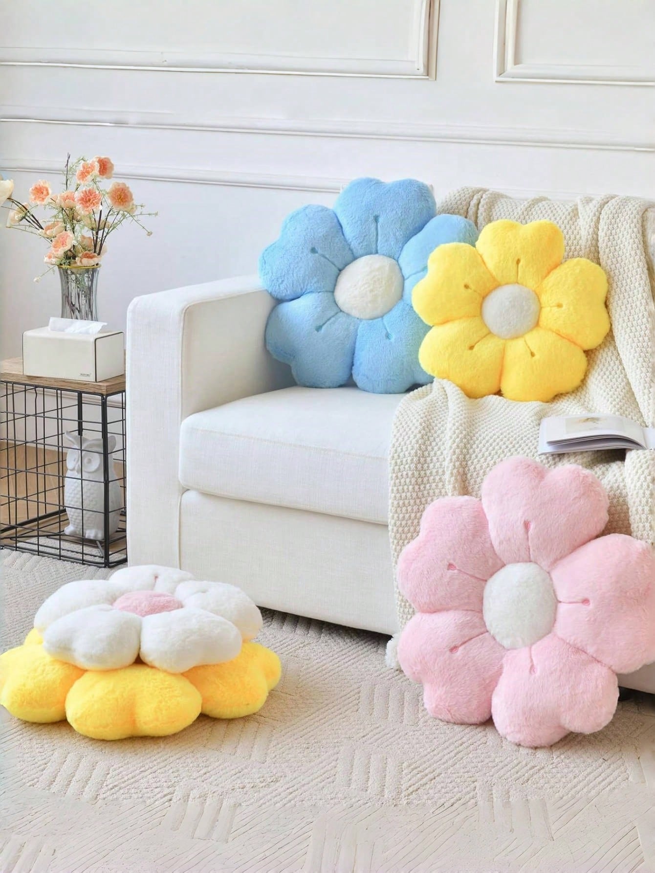 Christmas Decorative Pillows, Adorable Daisy Flower Cushions, Soft Faux Rabbit Fur Pillows For Sofas, Bedrooms, And Living Rooms,Perfect For Christmas And New Year Home Decor,A Wonderful Christmas Gif