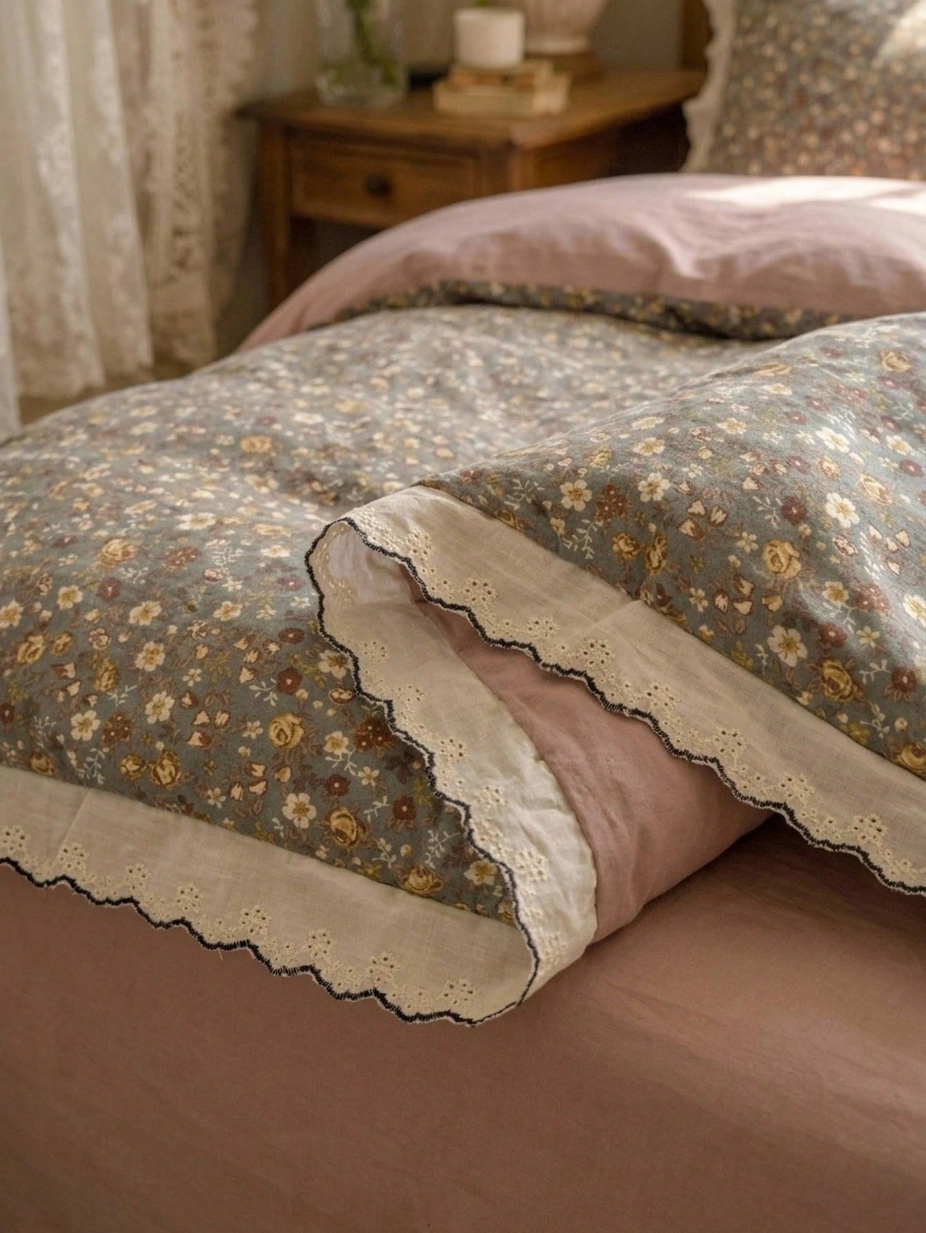 Cirelle 3pcs Vintage Floral Duvet Cover Set- Dark Green Floral Bedding Set With Ruffled Lace Edge, Soft Polyester Cottagecore Comforter Cover With 2 Pillow Shams (No Insert)