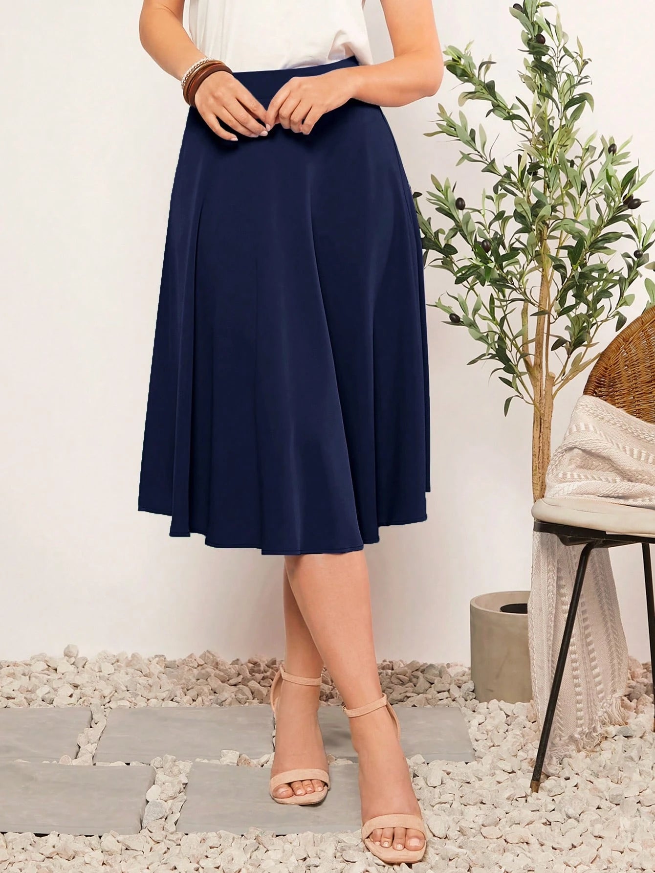 Clasi Solid Flare Hem Skirt
