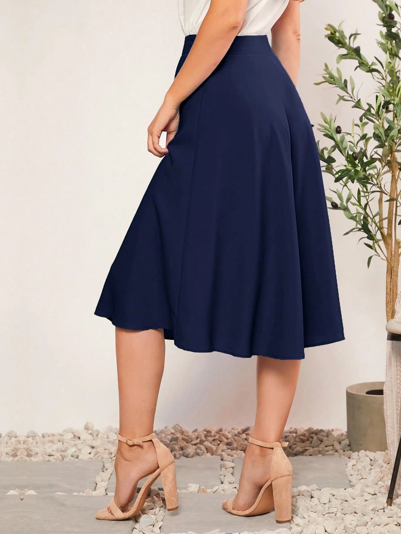 Clasi Solid Flare Hem Skirt