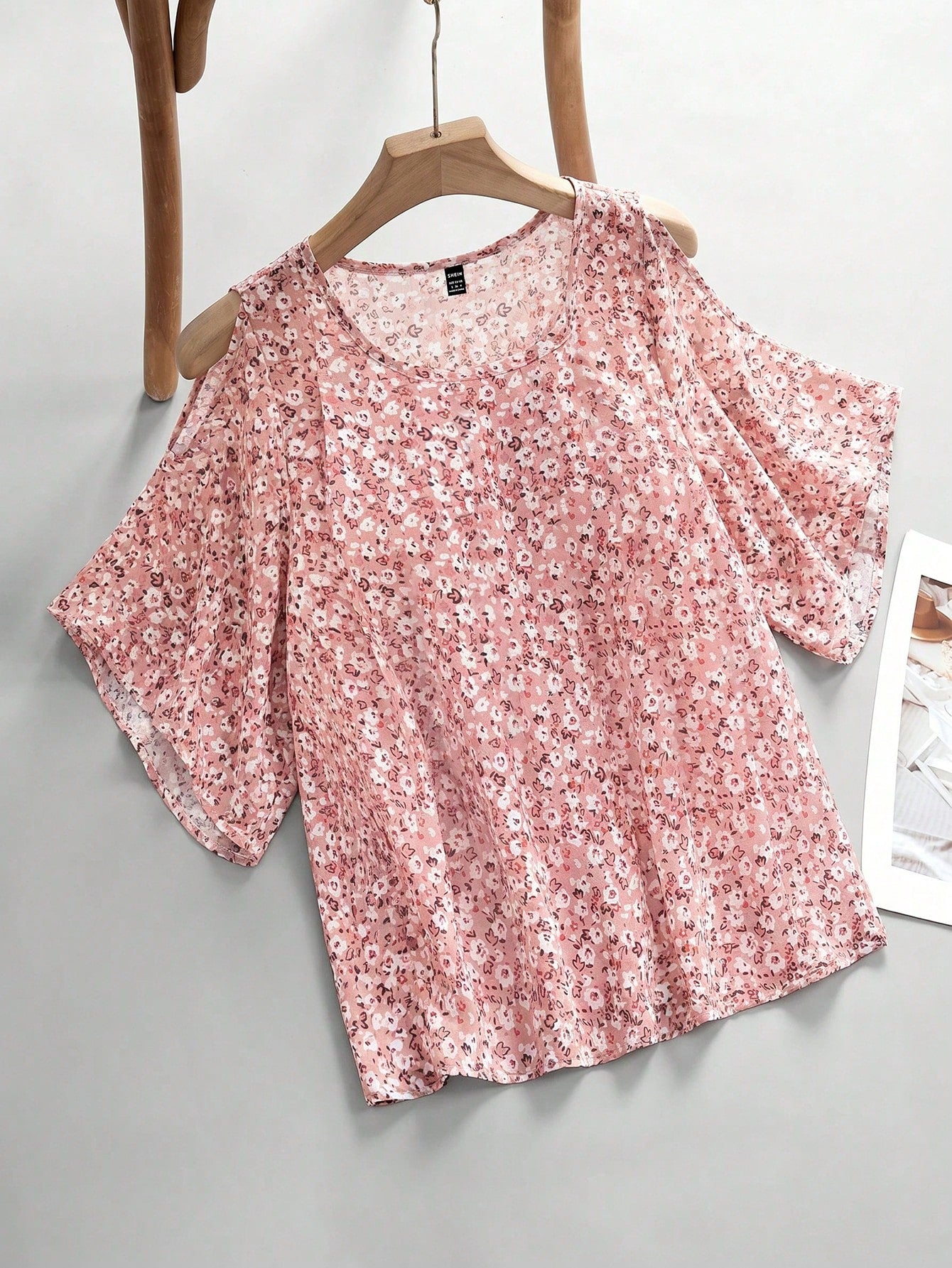 Clasi Women's Summer Floral Off-Shoulder Blouse, Elegant Fairycore Cute Boho For Vacation And Party Vacation Vacation Wear Pink Floral
