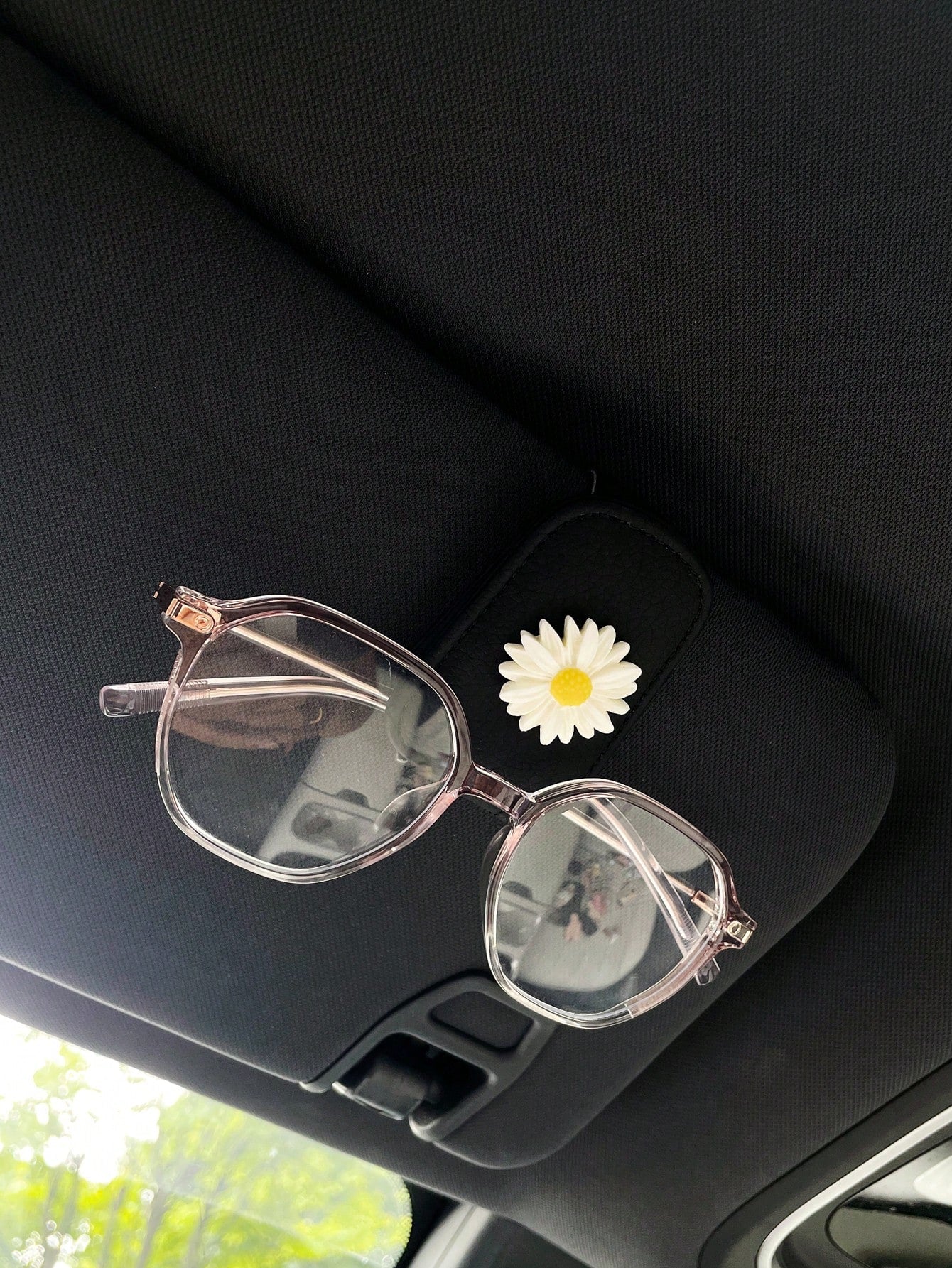 Colorful Daisy Flower Car Sun Visor Glasses Clip, Creative Car Glasses Holder Vehicle Glasses Clip Fashion Glasses Storage PU Leather Material With Magnetic Car Glasses Fashion Glasses Storage Clip Ca